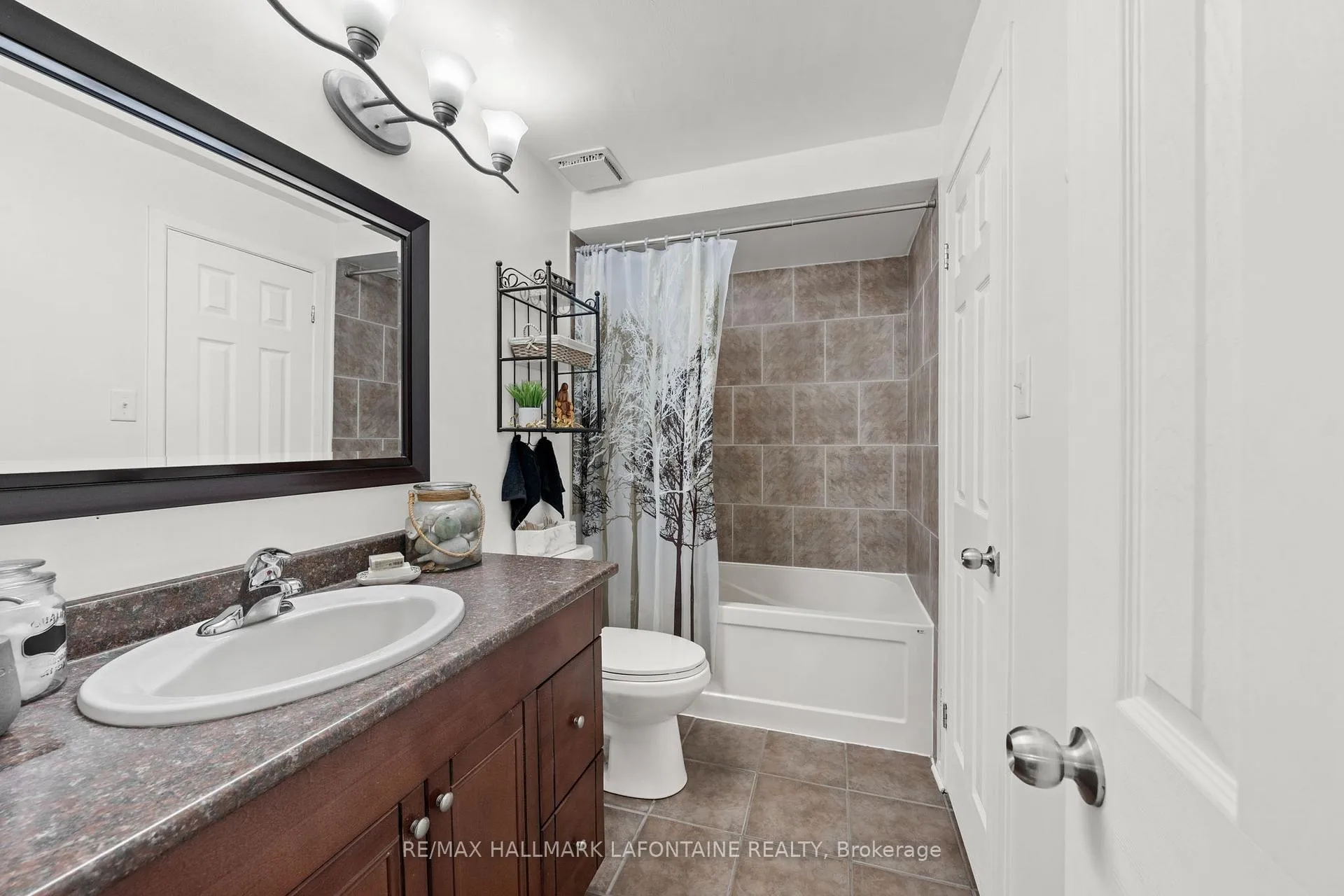 Photo 20 of 7911 Jeanne D'arc Boulevard N, Ottawa, Orleans Wood — HOMEH
