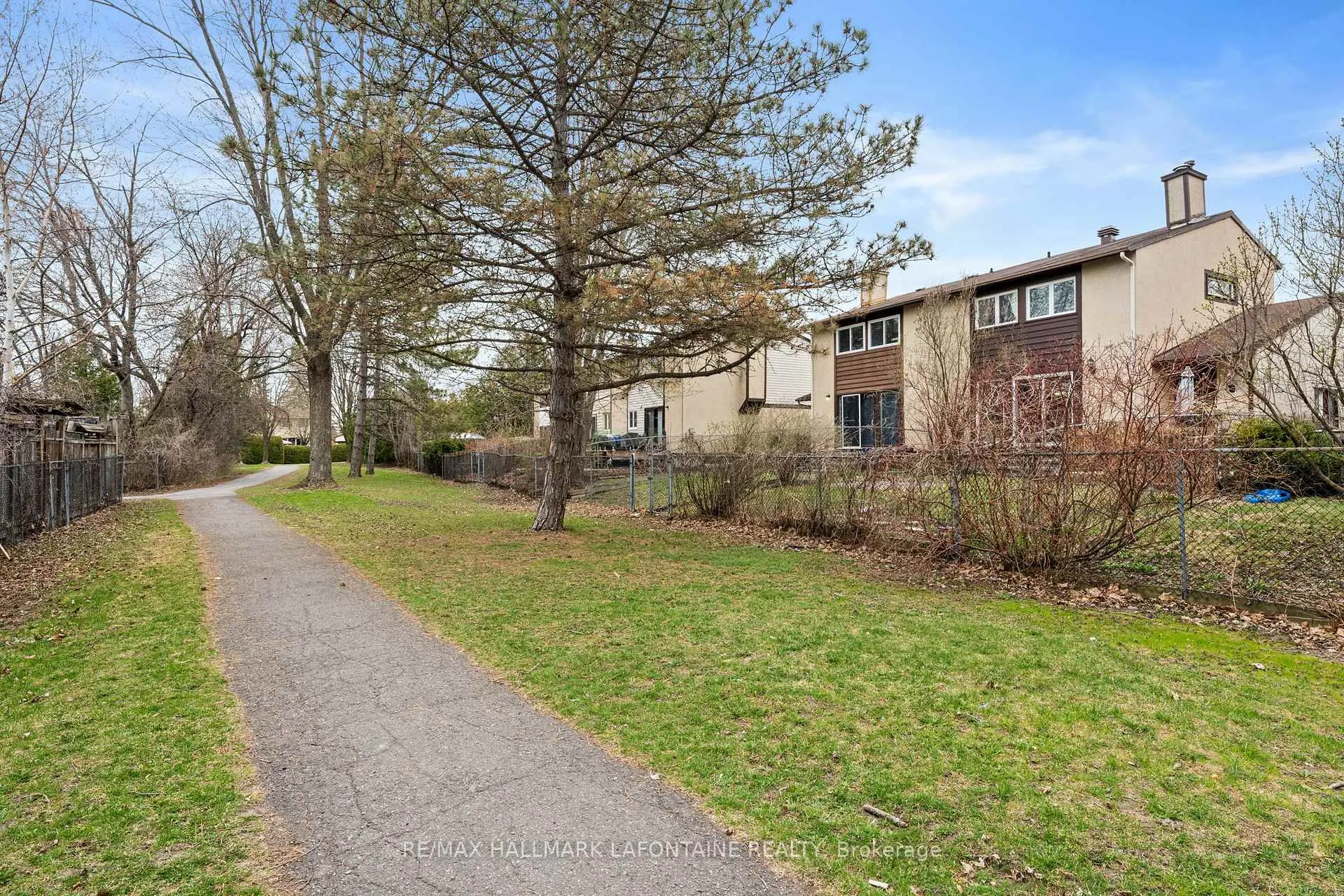 Photo 32 of 7911 Jeanne D'arc Boulevard N, Ottawa, Orleans Wood — HOMEH