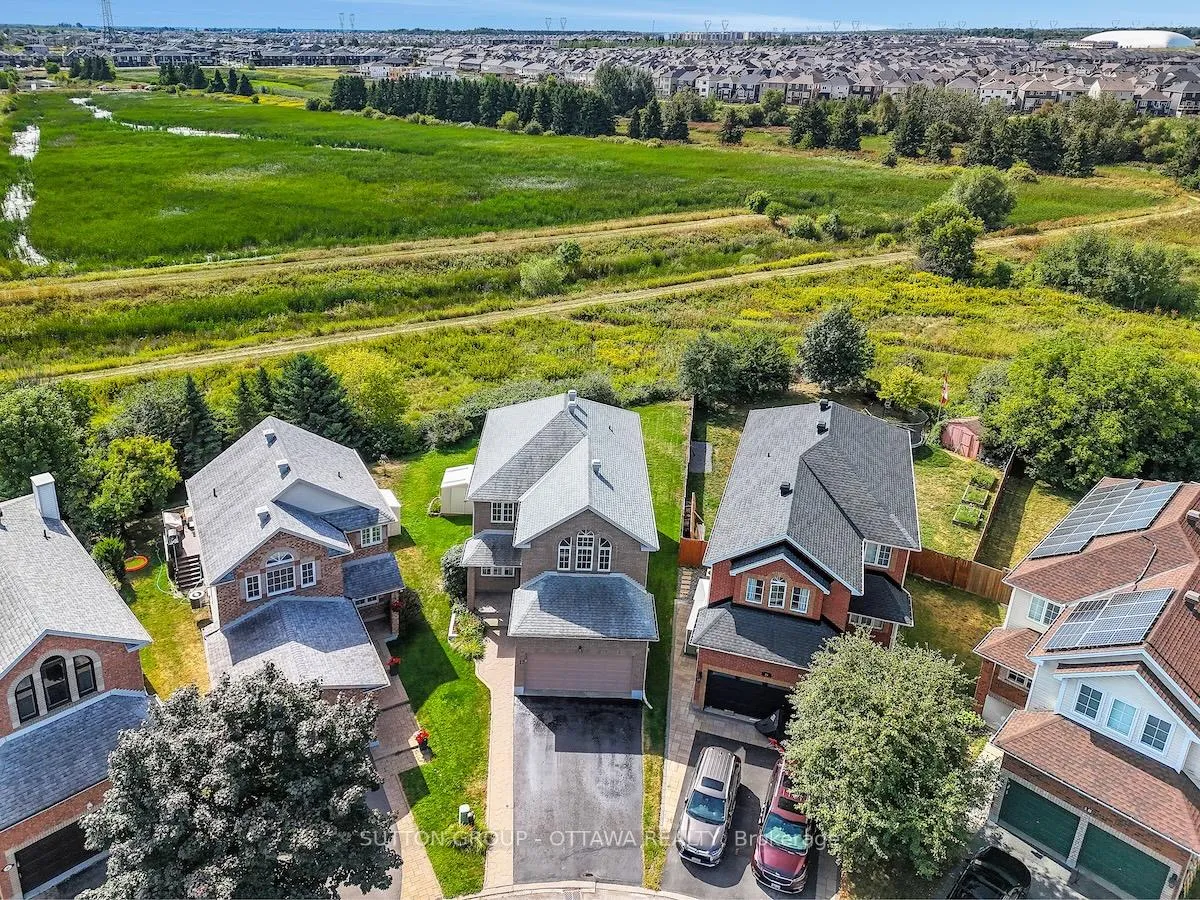Photo 3 of 22 Dunnet Court, Ottawa, Kanata - Glencairn/Hazeldean — HOMEH