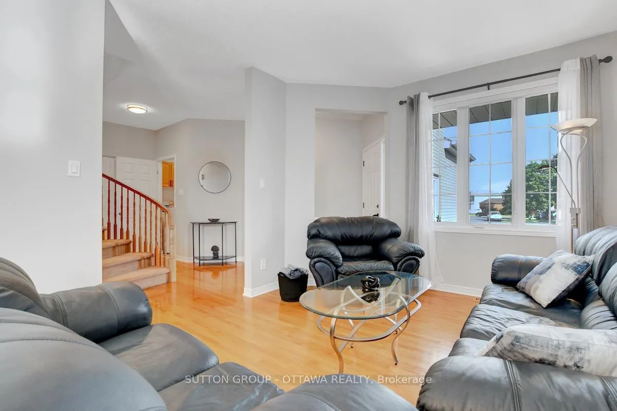 Photo 8 of 22 Dunnet Court, Ottawa, Kanata - Glencairn/Hazeldean — HOMEH