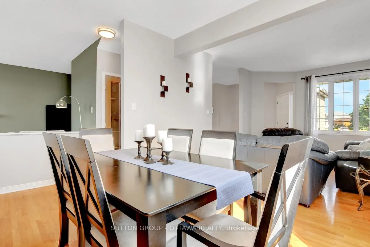 Photo 11 of 22 Dunnet Court, Ottawa, Kanata - Glencairn/Hazeldean — HOMEH