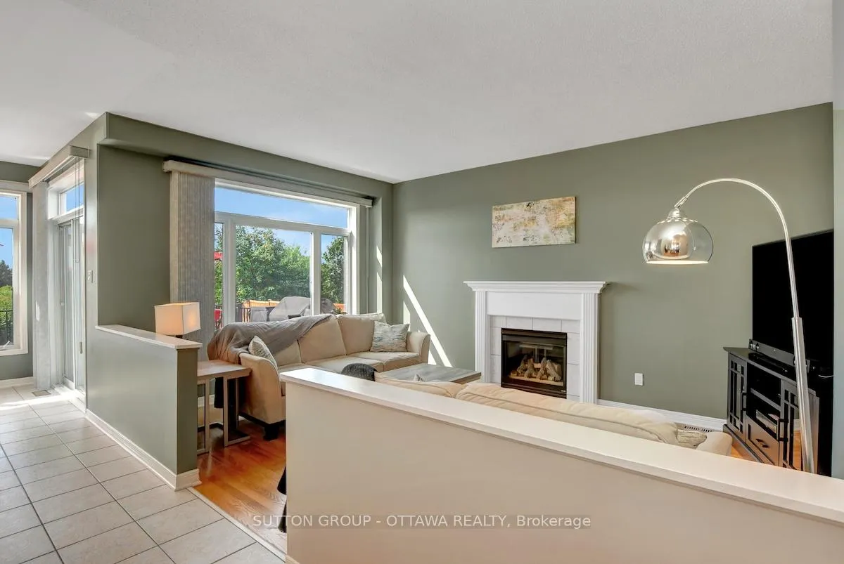 Photo 12 of 22 Dunnet Court, Ottawa, Kanata - Glencairn/Hazeldean — HOMEH
