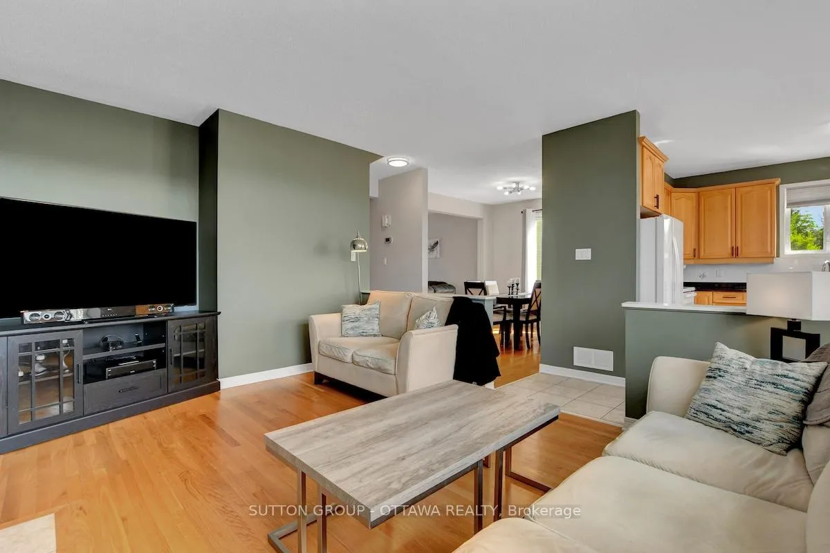 Photo 14 of 22 Dunnet Court, Ottawa, Kanata - Glencairn/Hazeldean — HOMEH
