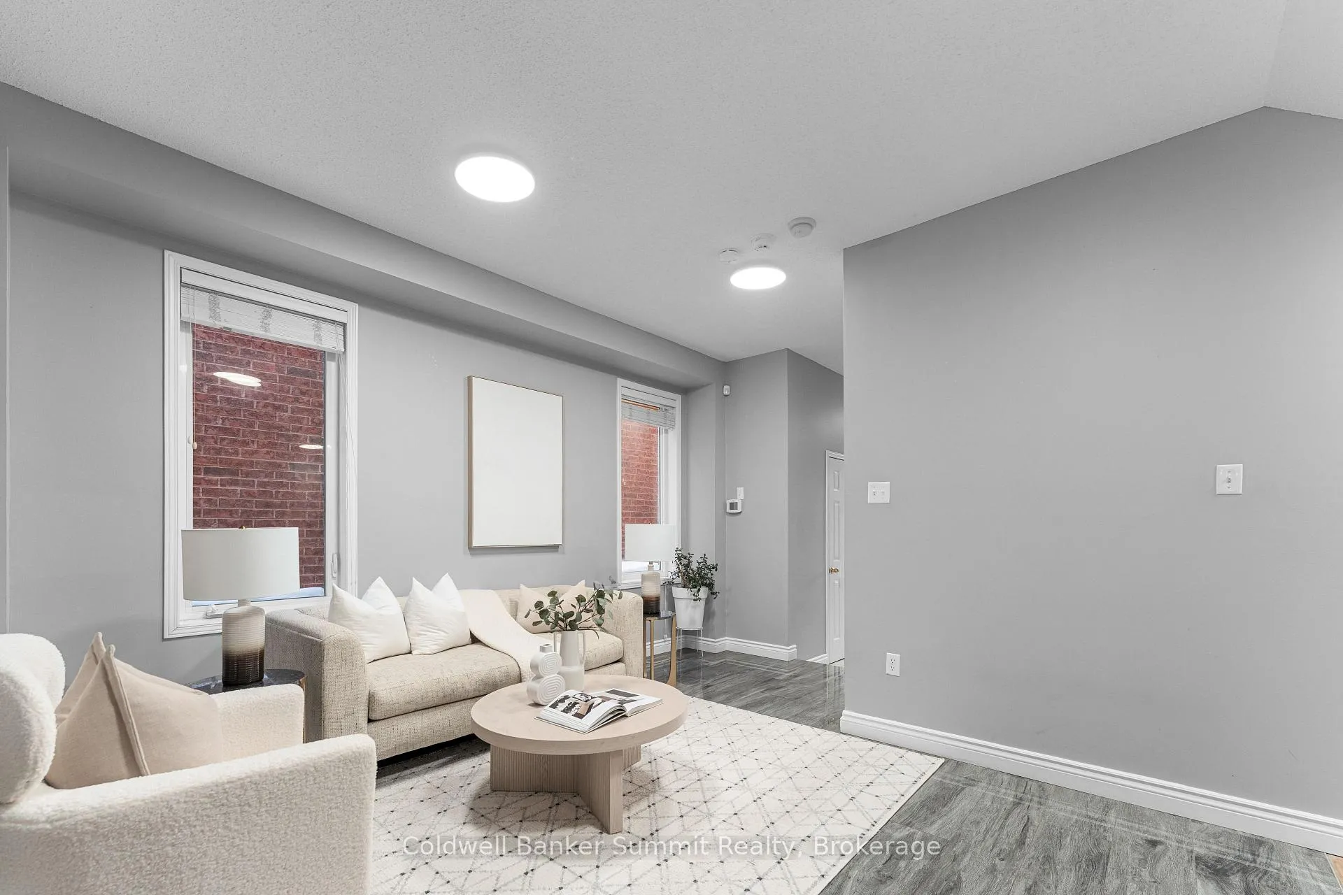 Photo 3 of 150 Laramie Crescent, Vaughan, Patterson — HOMEH