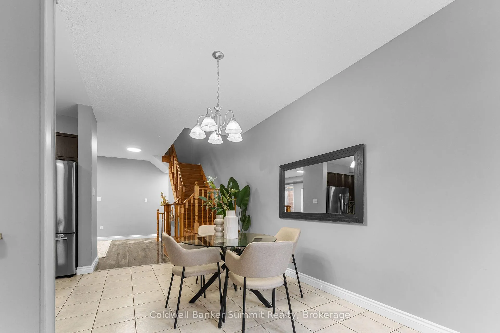 Photo 6 of 150 Laramie Crescent, Vaughan, Patterson — HOMEH