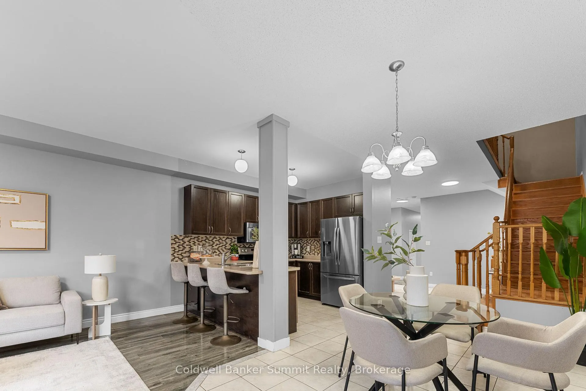 Photo 9 of 150 Laramie Crescent, Vaughan, Patterson — HOMEH