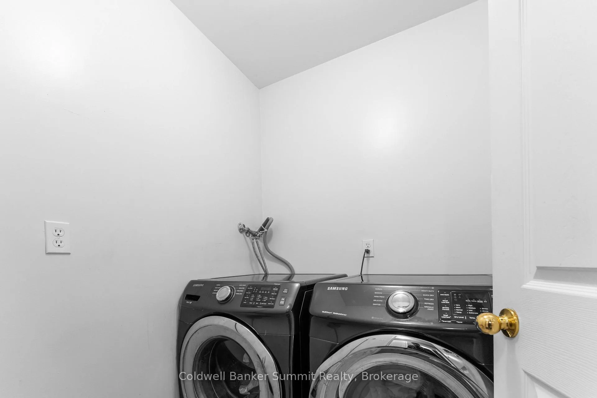 Photo 24 of 150 Laramie Crescent, Vaughan, Patterson — HOMEH