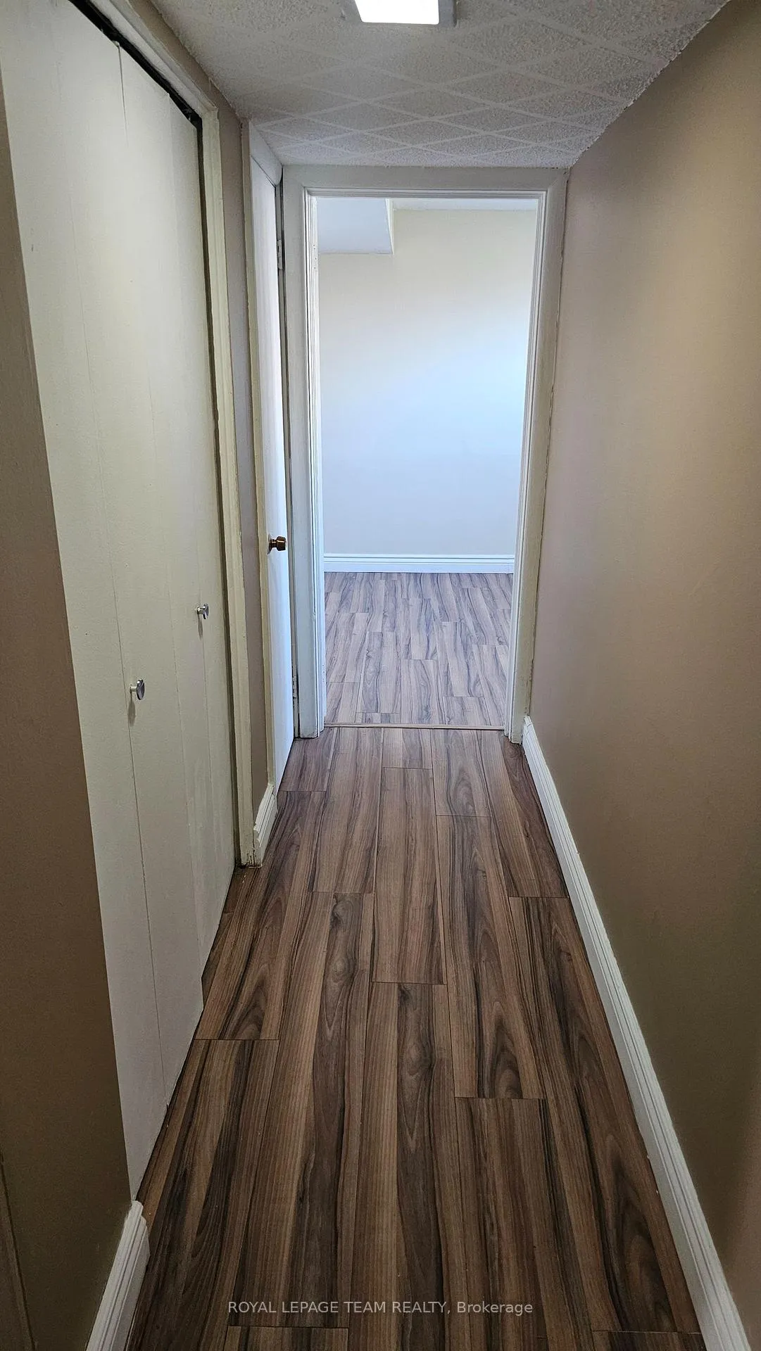 Photo 3 of Unit 1, 395 Peach Tree Lane, Ottawa, Viscount Alexander Park — HOMEH