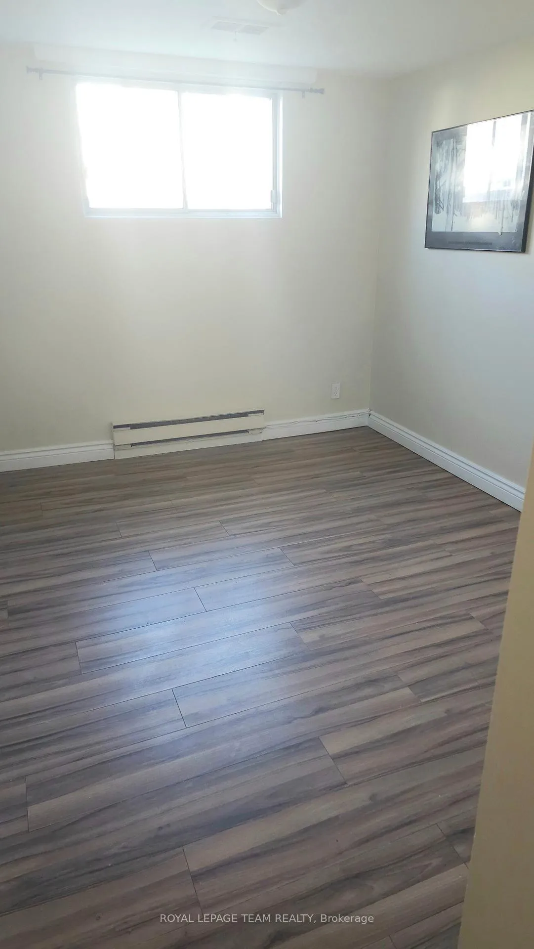 Photo 9 of Unit 1, 395 Peach Tree Lane, Ottawa, Viscount Alexander Park — HOMEH