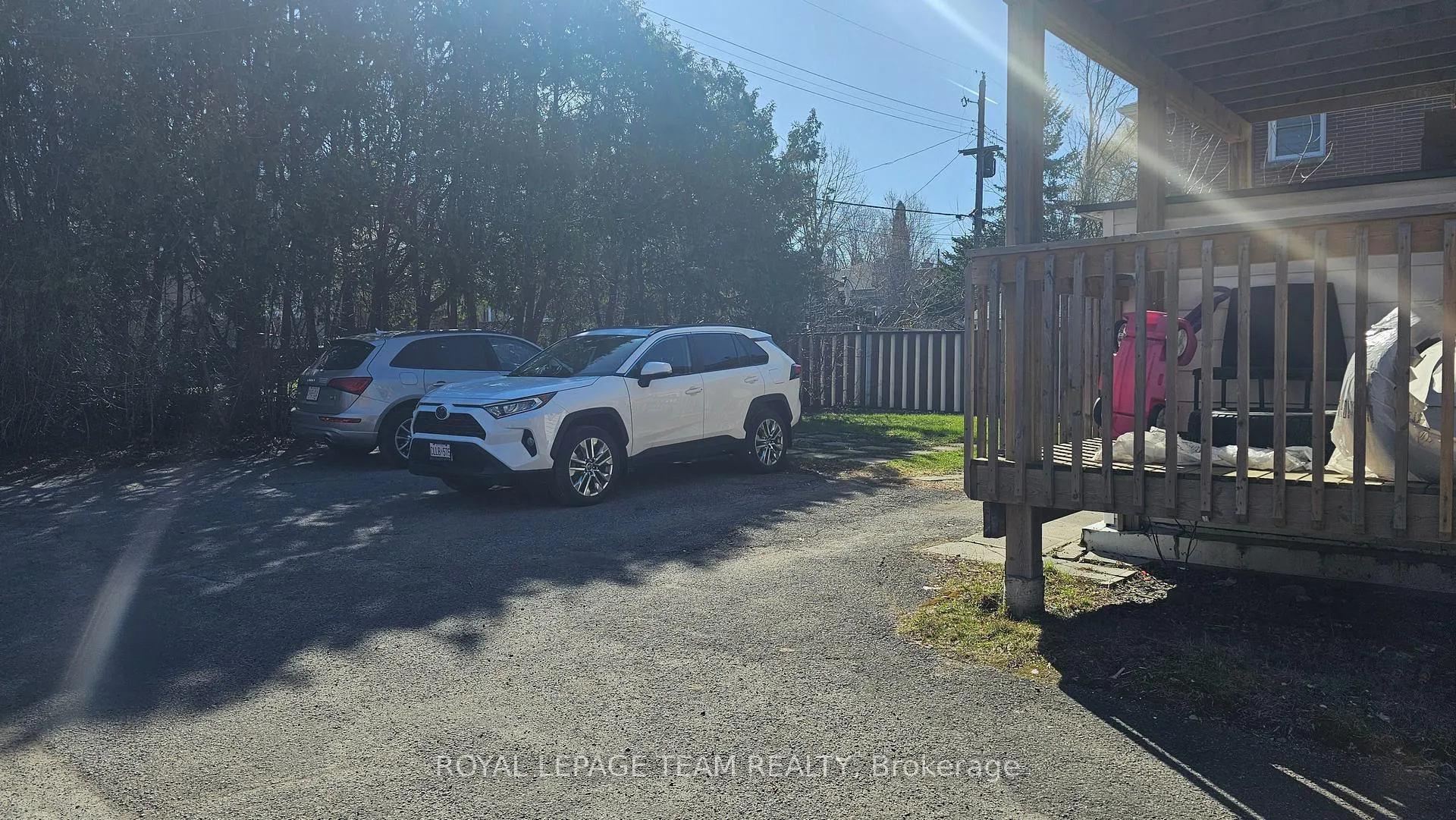 Photo 12 of Unit 1, 395 Peach Tree Lane, Ottawa, Viscount Alexander Park — HOMEH