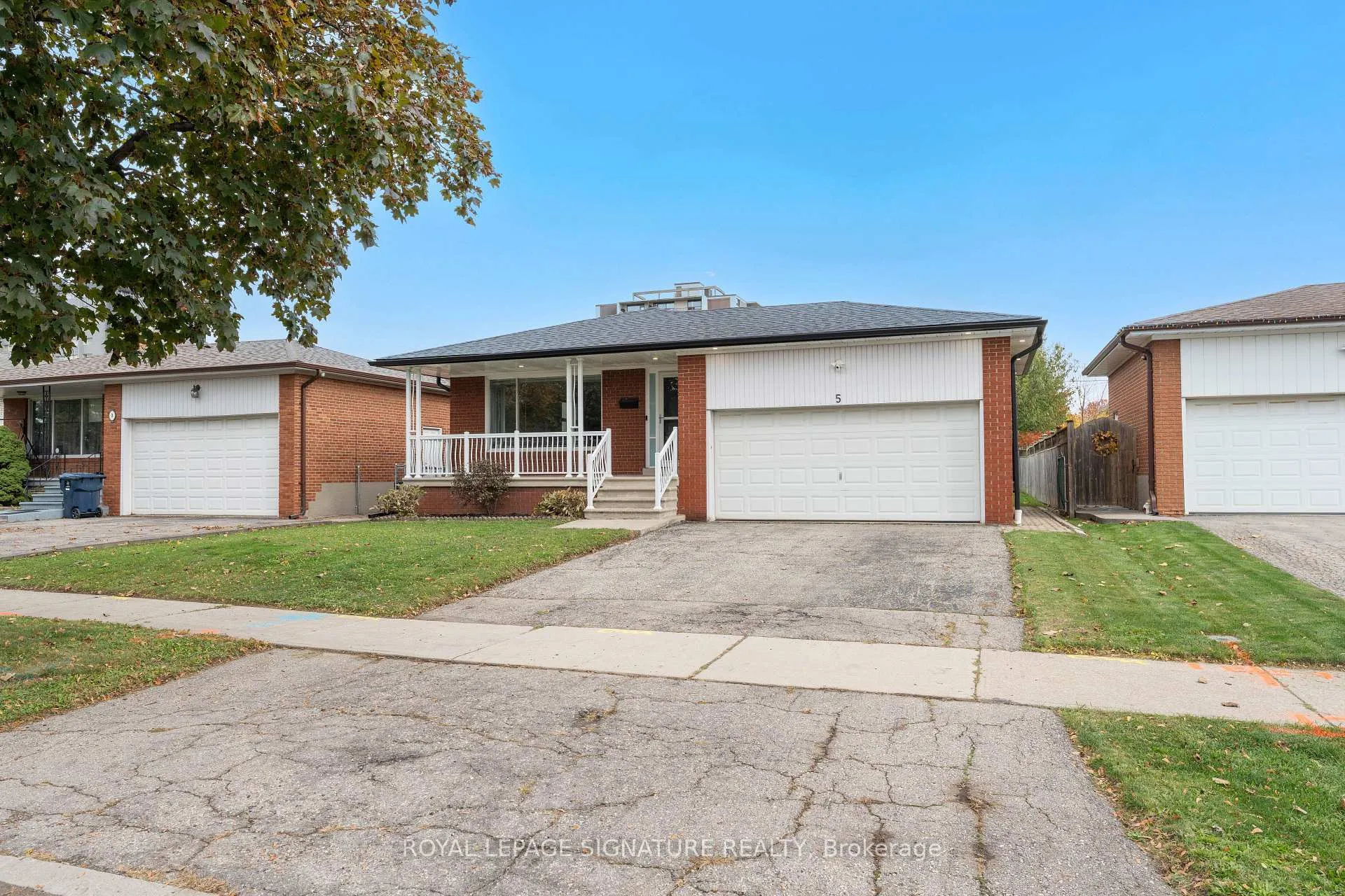 Photo 3 of 5 Westwynd Court, Etobicoke, Willowridge-Martingrove-Richview — HOMEH