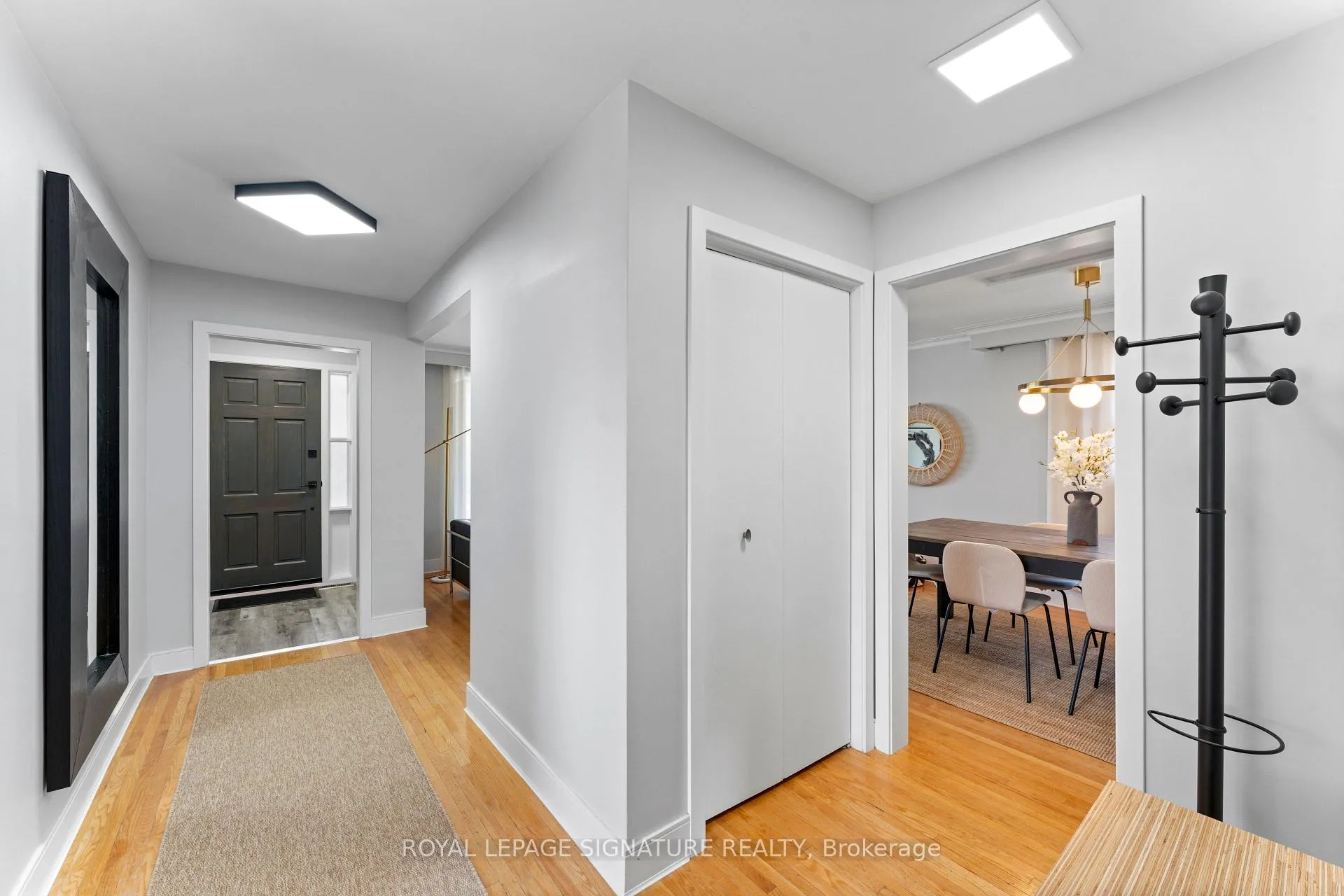 Photo 6 of 5 Westwynd Court, Etobicoke, Willowridge-Martingrove-Richview — HOMEH