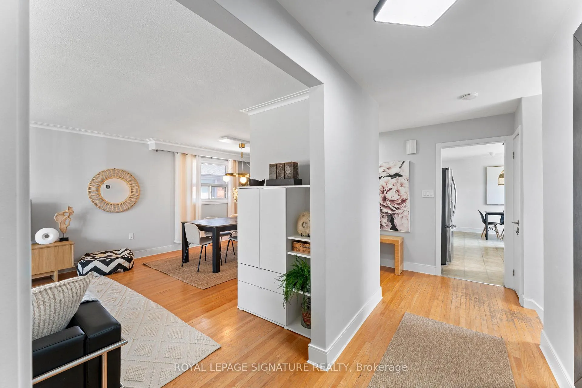 Photo 7 of 5 Westwynd Court, Etobicoke, Willowridge-Martingrove-Richview — HOMEH