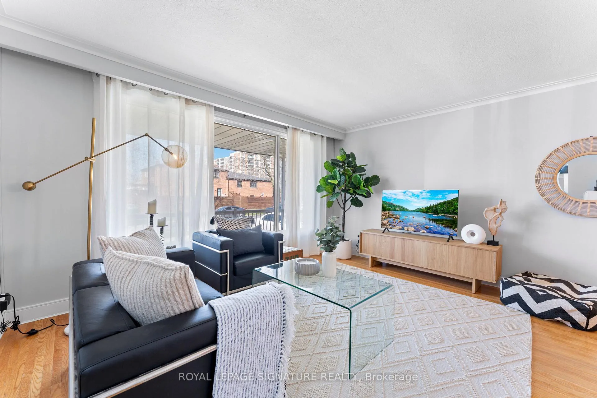 Photo 9 of 5 Westwynd Court, Etobicoke, Willowridge-Martingrove-Richview — HOMEH