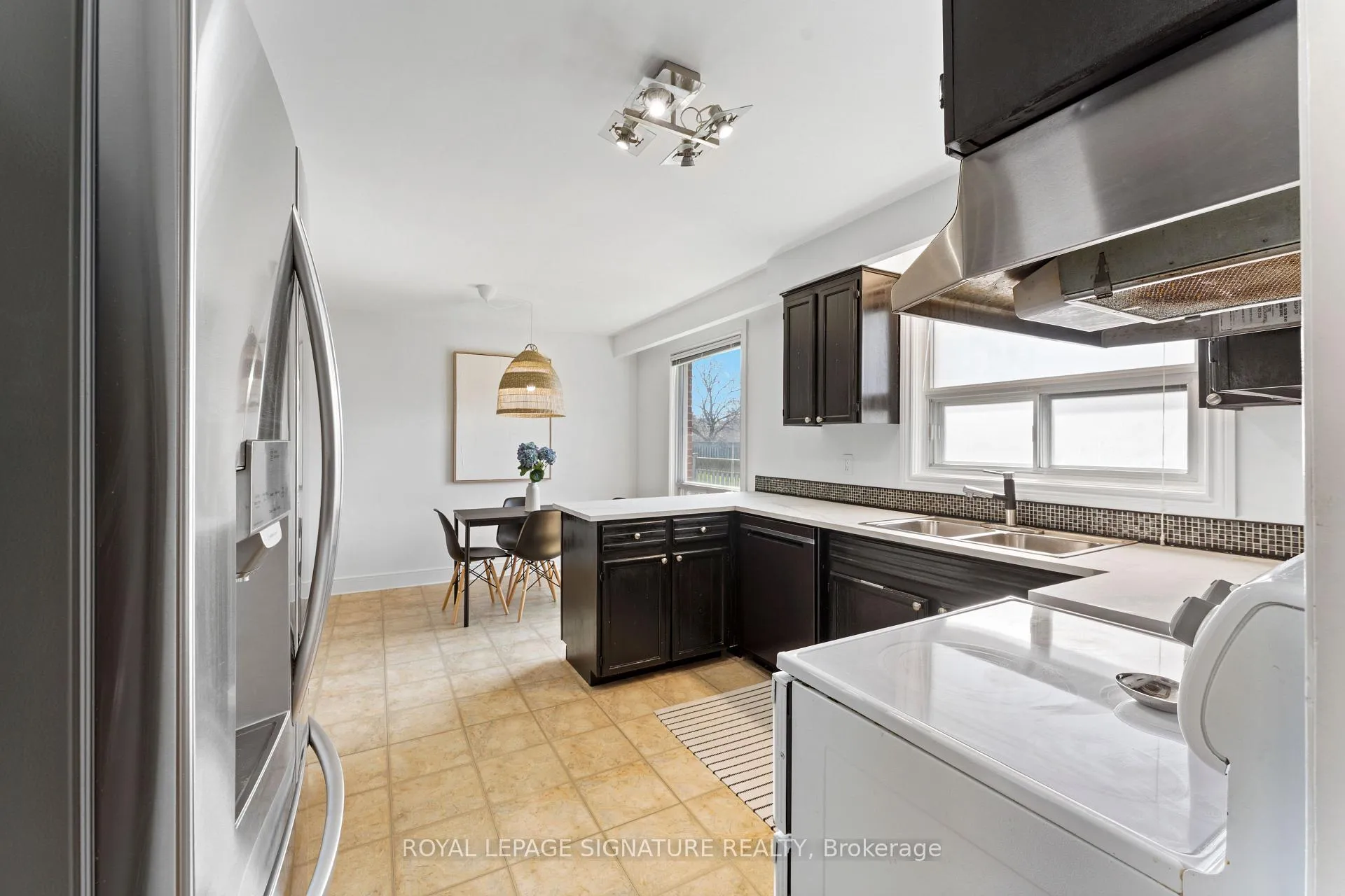 Photo 15 of 5 Westwynd Court, Etobicoke, Willowridge-Martingrove-Richview — HOMEH