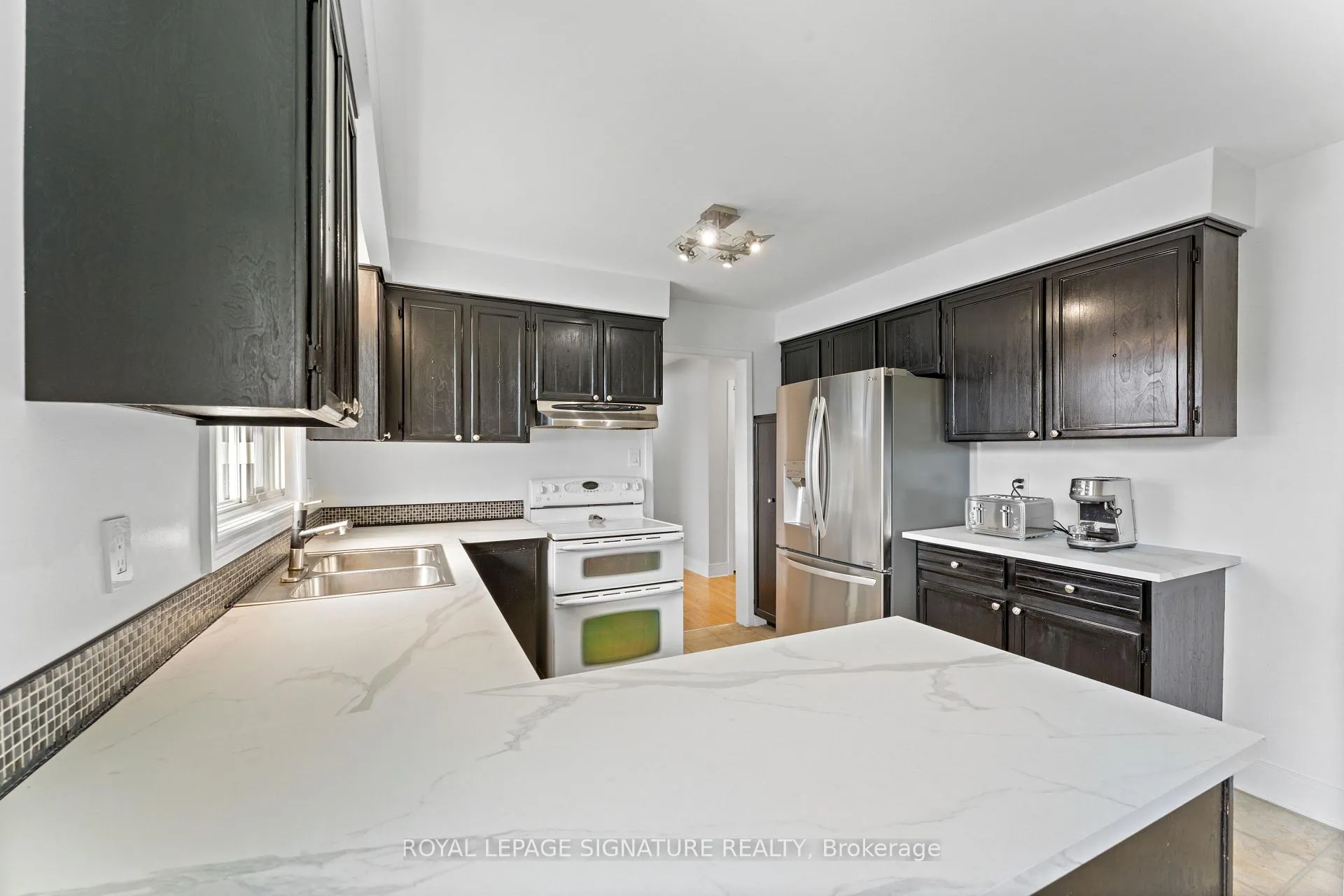 Photo 17 of 5 Westwynd Court, Etobicoke, Willowridge-Martingrove-Richview — HOMEH
