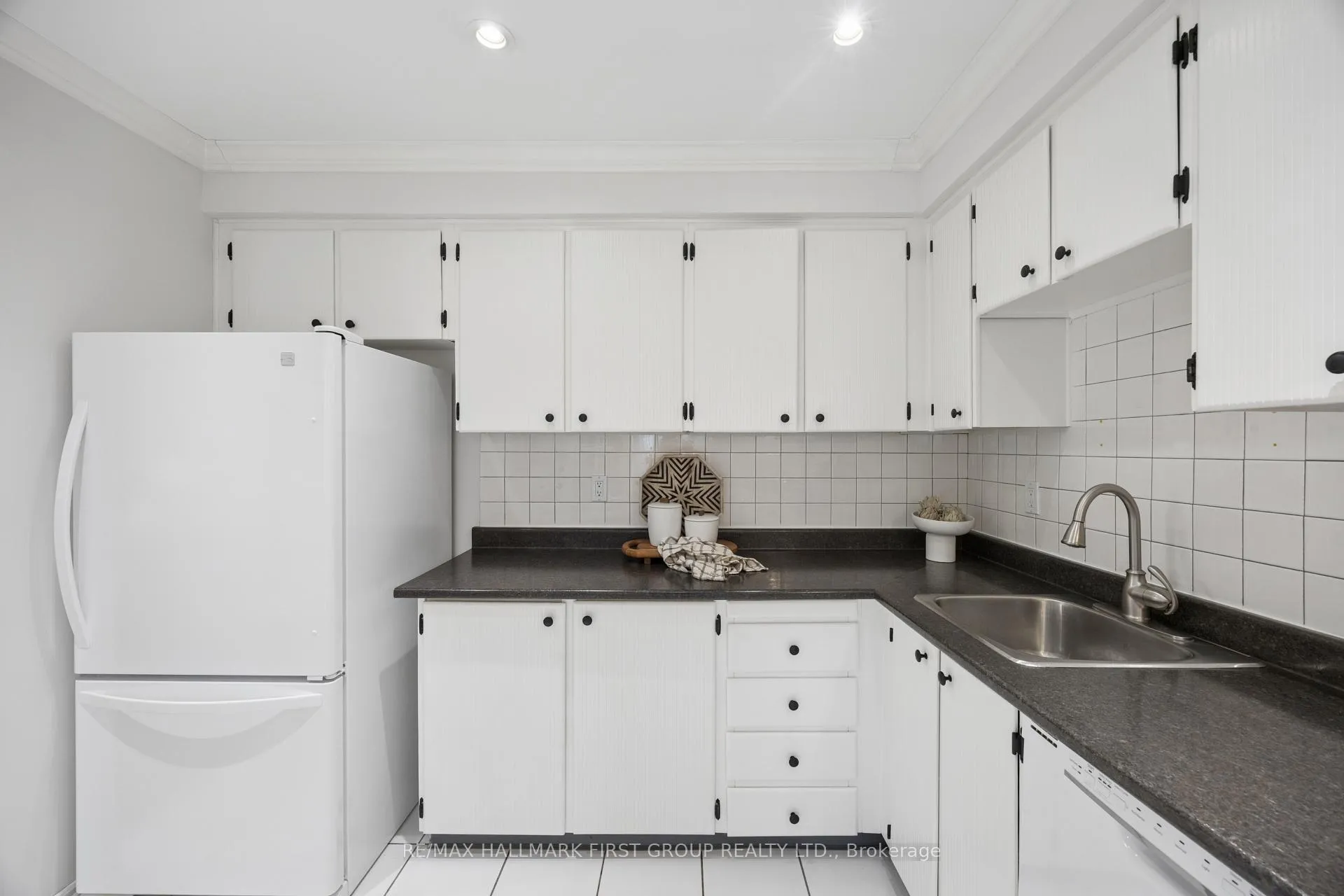 Photo 9 of Unit 29, 1330 Trowbridge Drive, Oshawa, Centennial — HOMEH