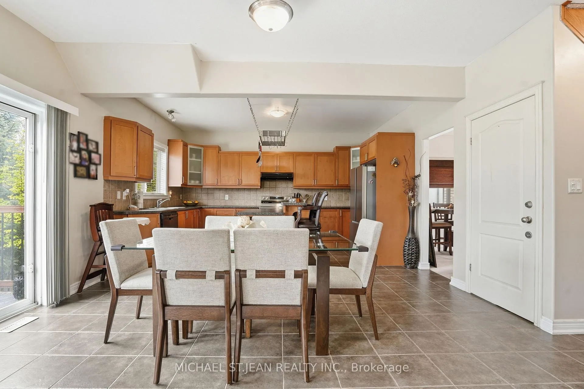 Photo 11 of 4301 Arejay Avenue, Lincoln, Lincoln Lake — HOMEH