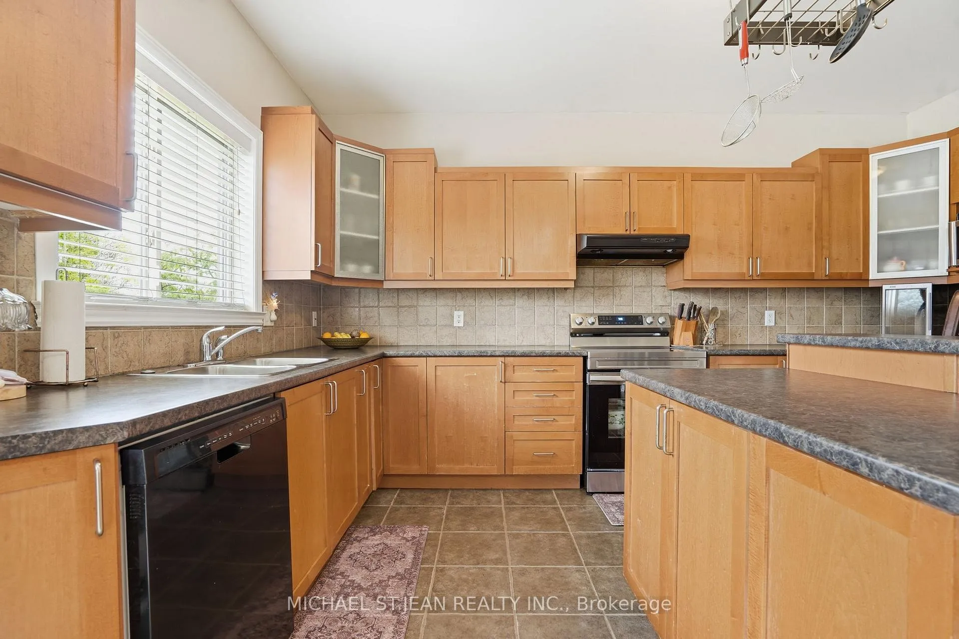 Photo 13 of 4301 Arejay Avenue, Lincoln, Lincoln Lake — HOMEH