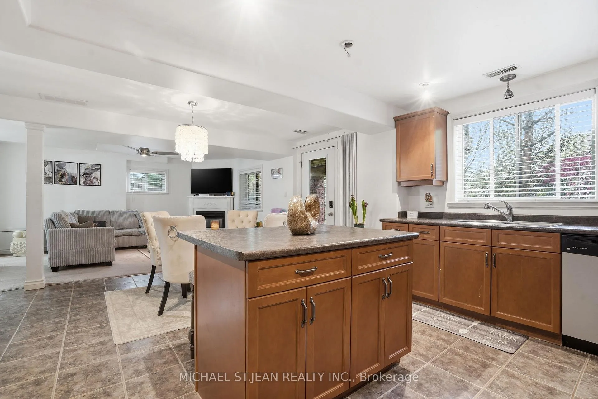 Photo 32 of 4301 Arejay Avenue, Lincoln, Lincoln Lake — HOMEH