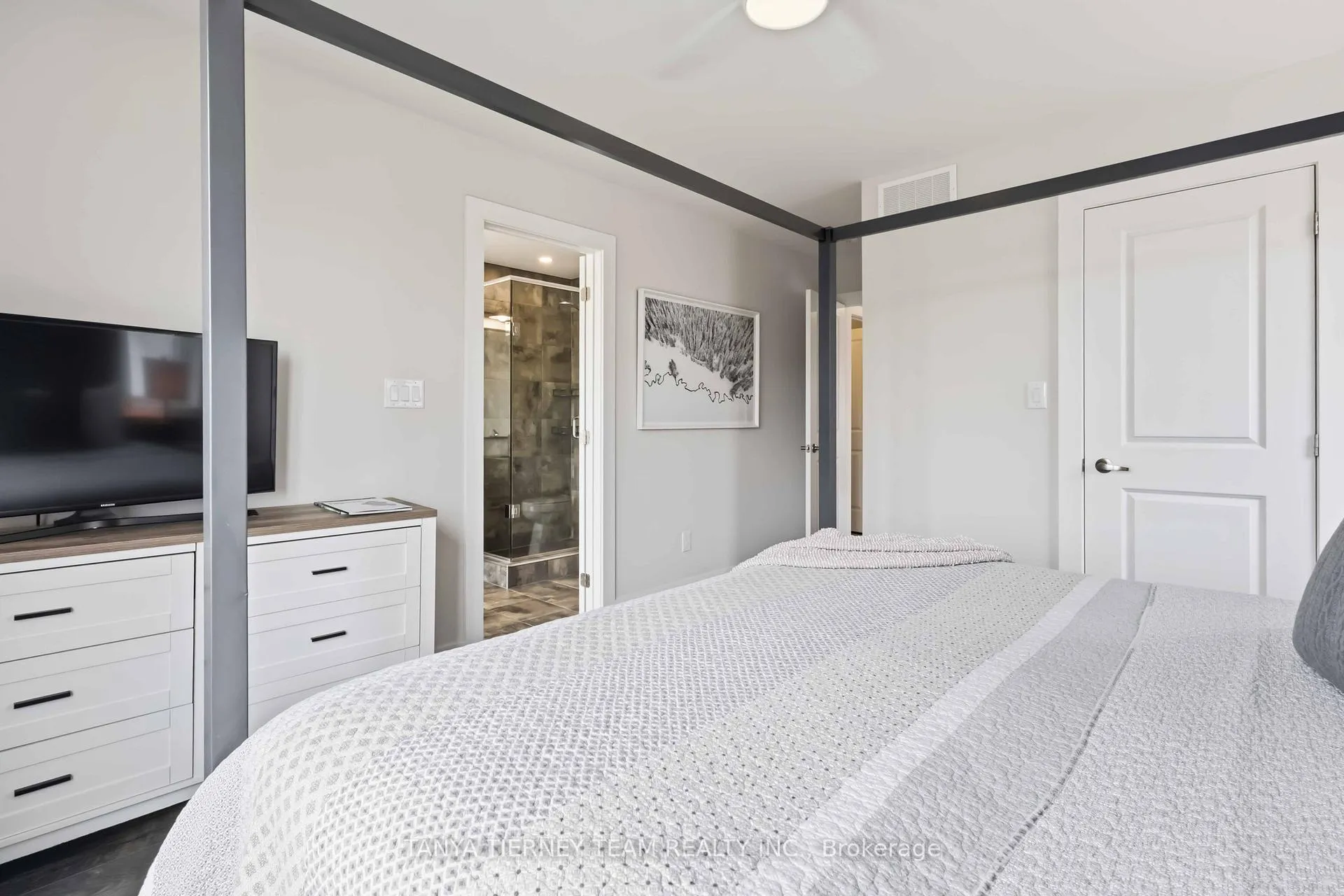 Photo 23 of 106 Sycamore Street, Blue Mountains — HOMEH