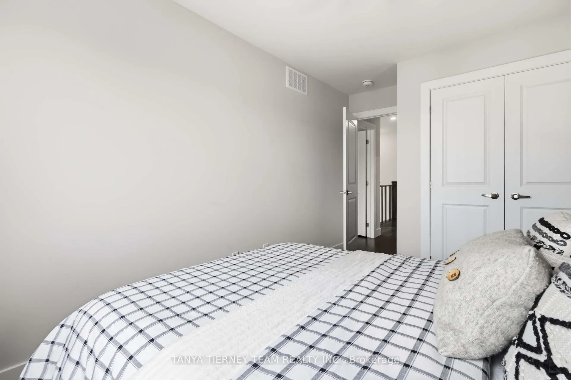 Photo 27 of 106 Sycamore Street, Blue Mountains — HOMEH