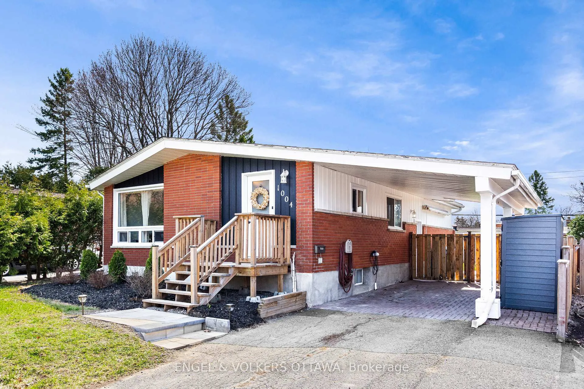 Photo 2 of 1004 Pleasant Park Road, Ottawa, Elmvale Acres/Urbandale — HOMEH