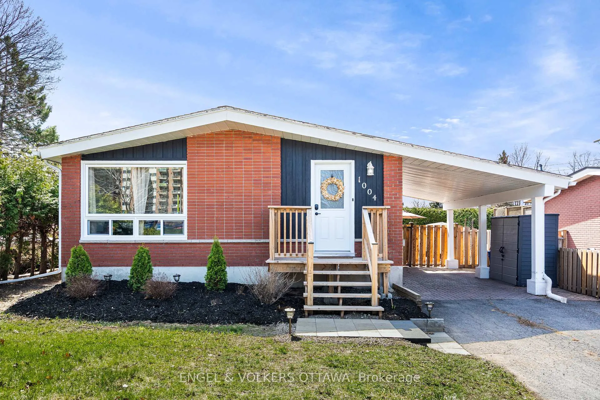 Photo 3 of 1004 Pleasant Park Road, Ottawa, Elmvale Acres/Urbandale — HOMEH