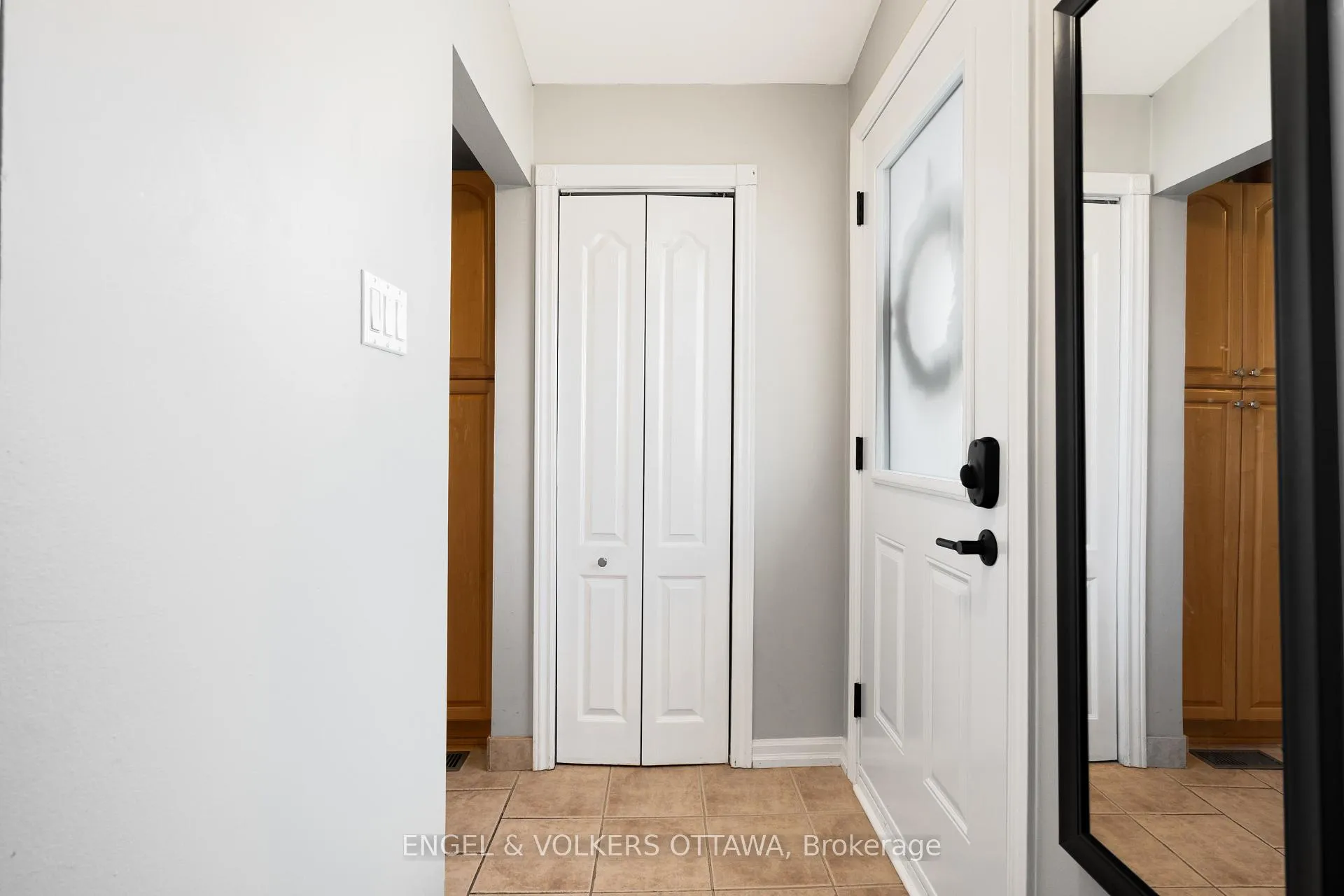 Photo 5 of 1004 Pleasant Park Road, Ottawa, Elmvale Acres/Urbandale — HOMEH