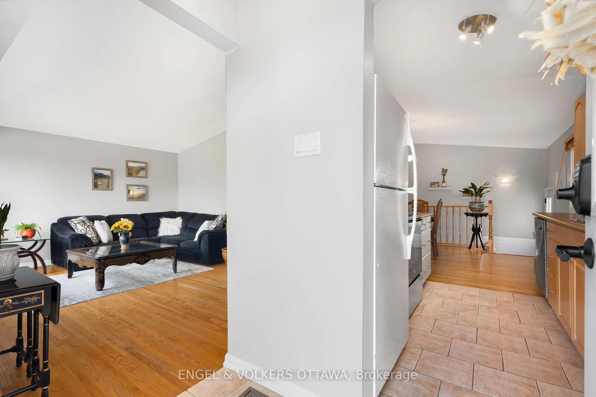 Photo 7 of 1004 Pleasant Park Road, Ottawa, Elmvale Acres/Urbandale — HOMEH