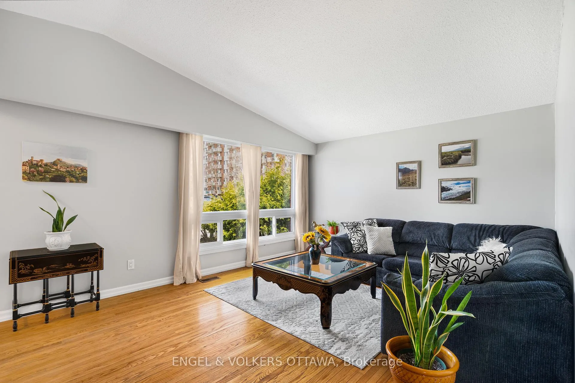 Photo 9 of 1004 Pleasant Park Road, Ottawa, Elmvale Acres/Urbandale — HOMEH