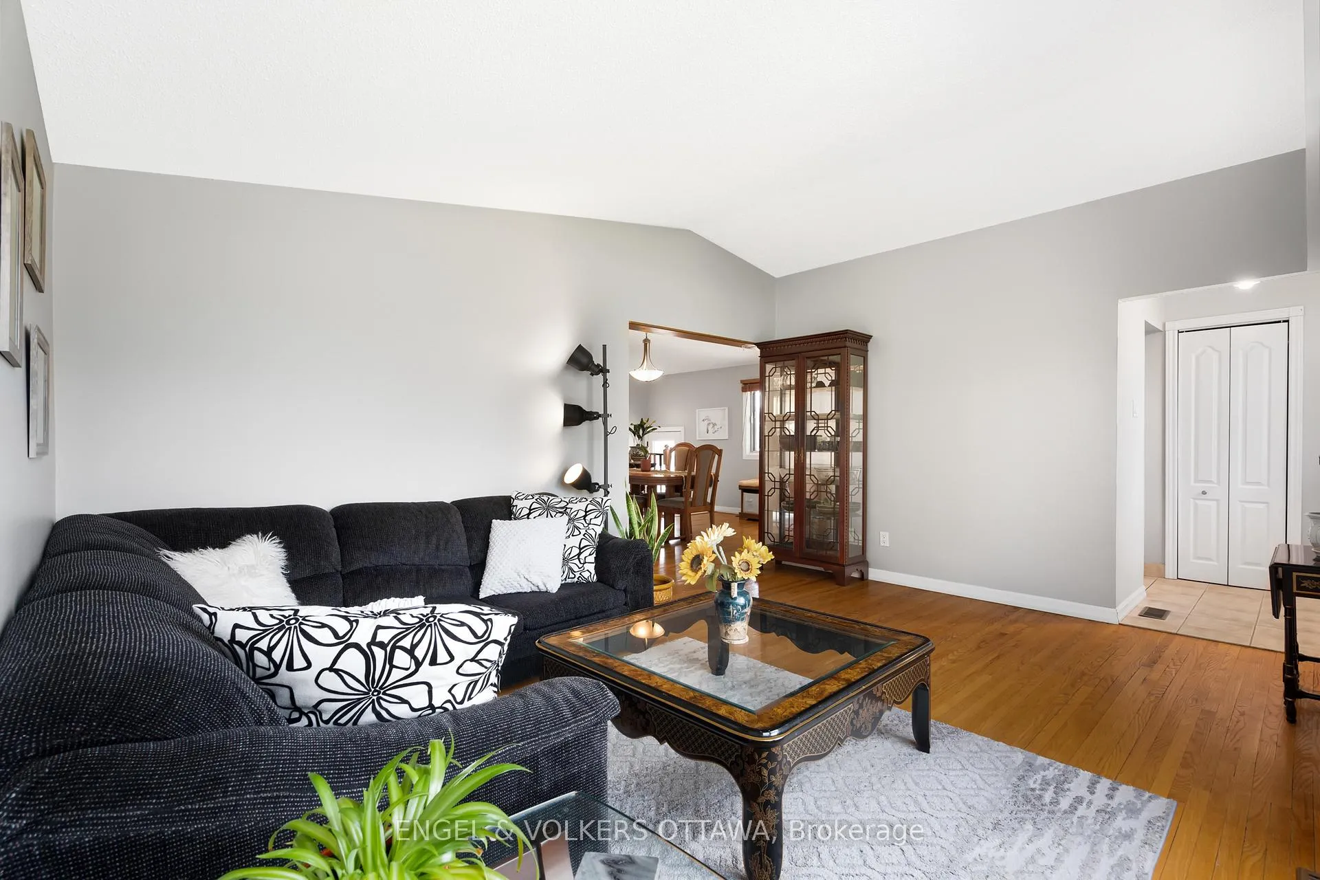 Photo 10 of 1004 Pleasant Park Road, Ottawa, Elmvale Acres/Urbandale — HOMEH