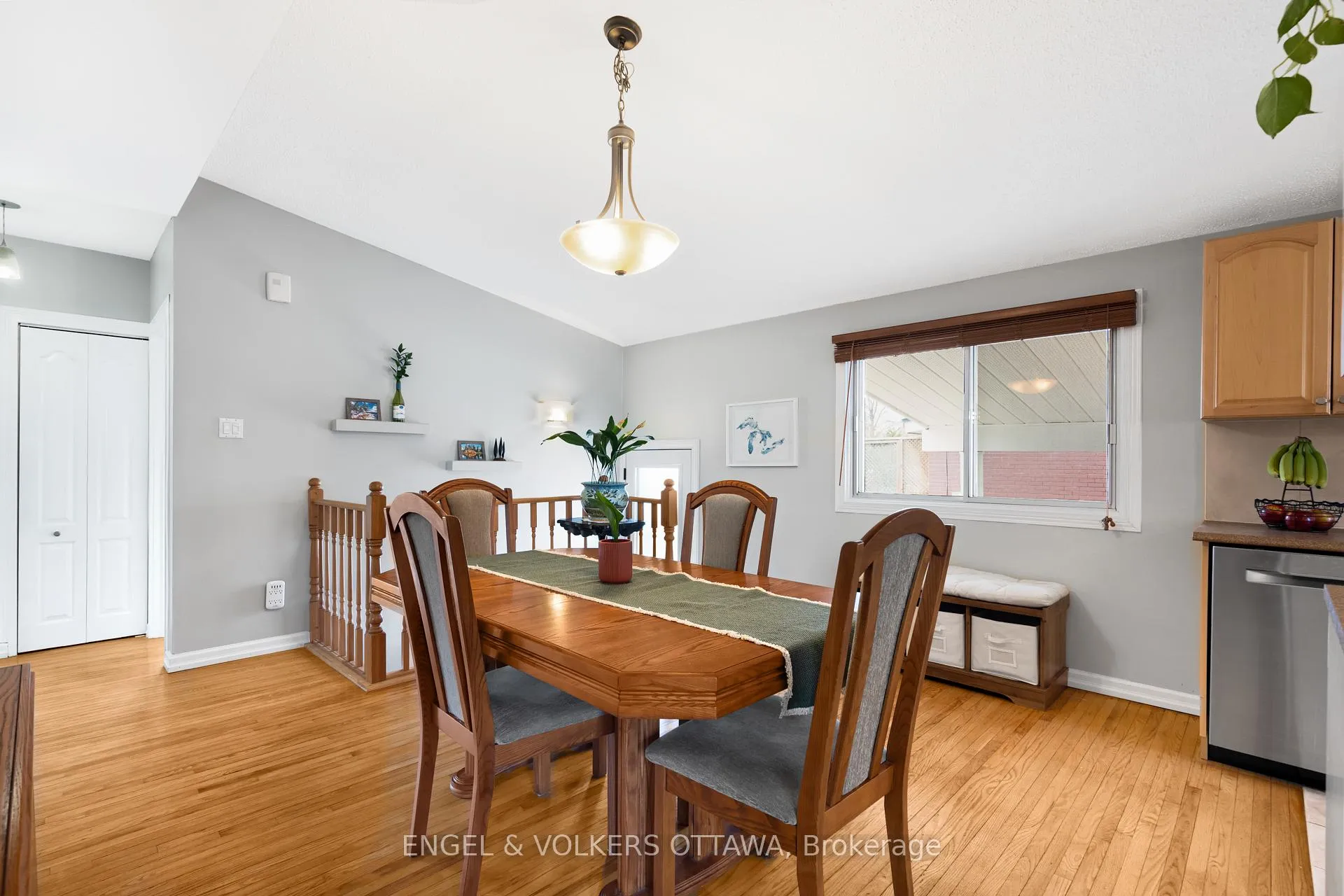 Photo 13 of 1004 Pleasant Park Road, Ottawa, Elmvale Acres/Urbandale — HOMEH
