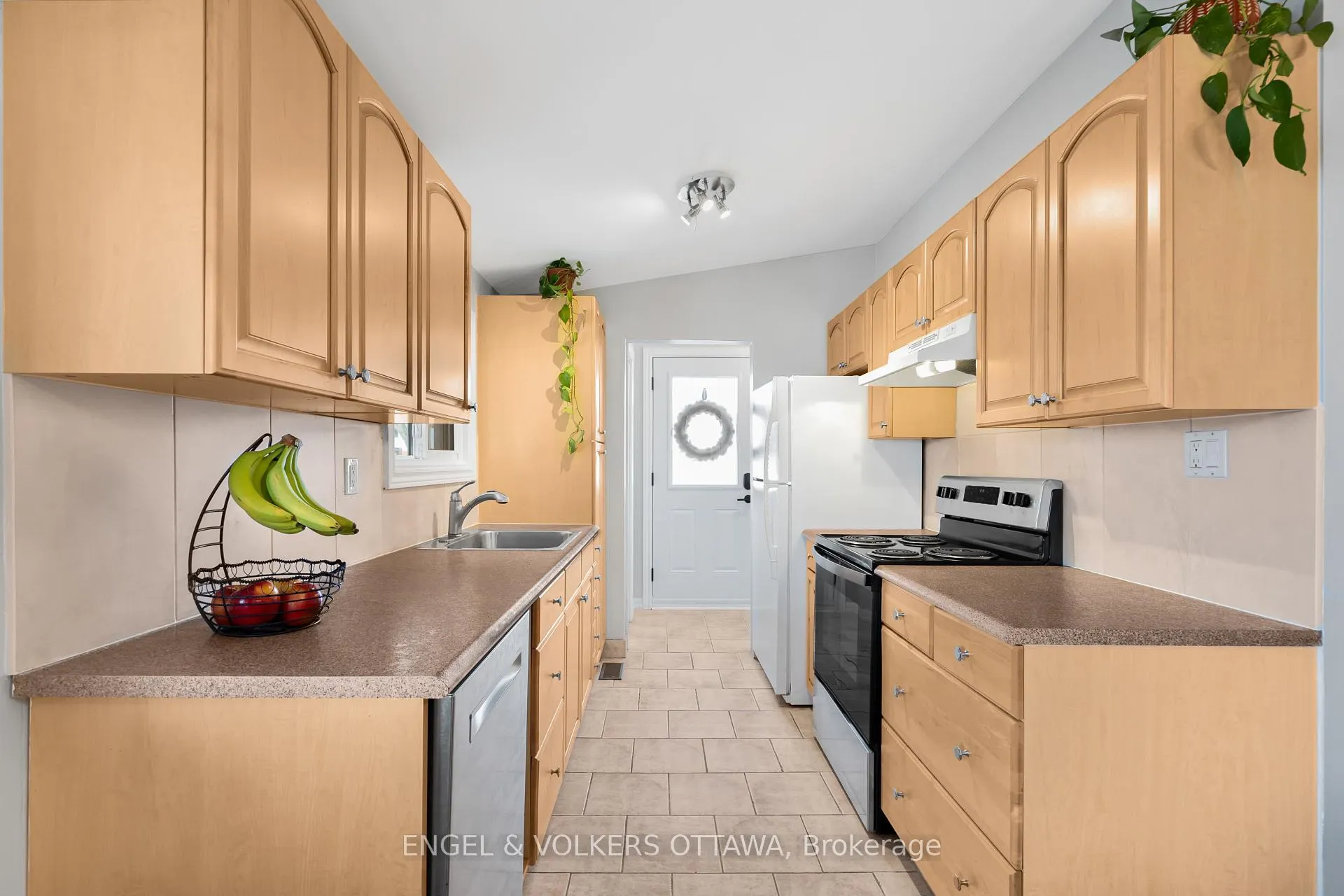 Photo 17 of 1004 Pleasant Park Road, Ottawa, Elmvale Acres/Urbandale — HOMEH