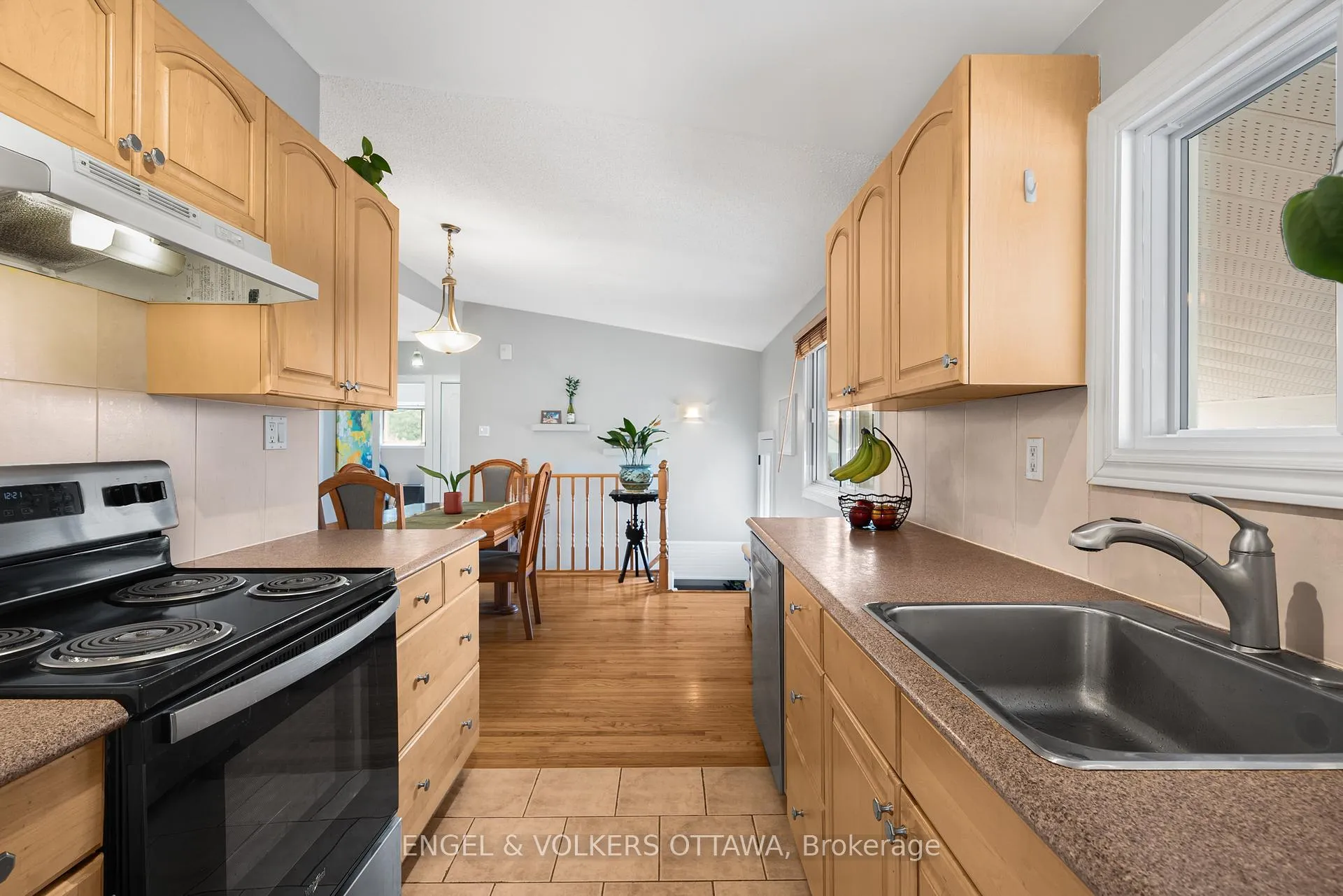 Photo 20 of 1004 Pleasant Park Road, Ottawa, Elmvale Acres/Urbandale — HOMEH