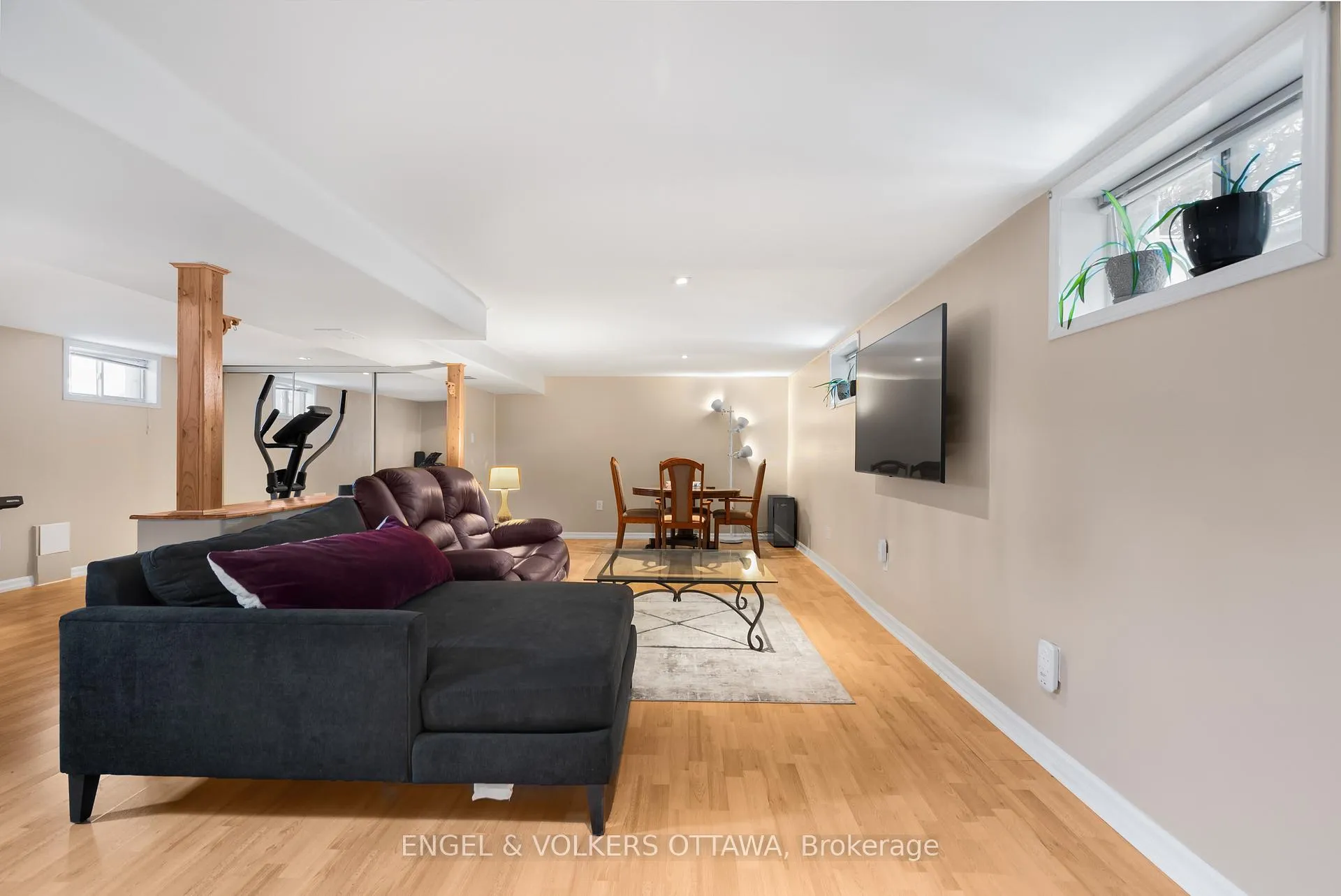Photo 31 of 1004 Pleasant Park Road, Ottawa, Elmvale Acres/Urbandale — HOMEH