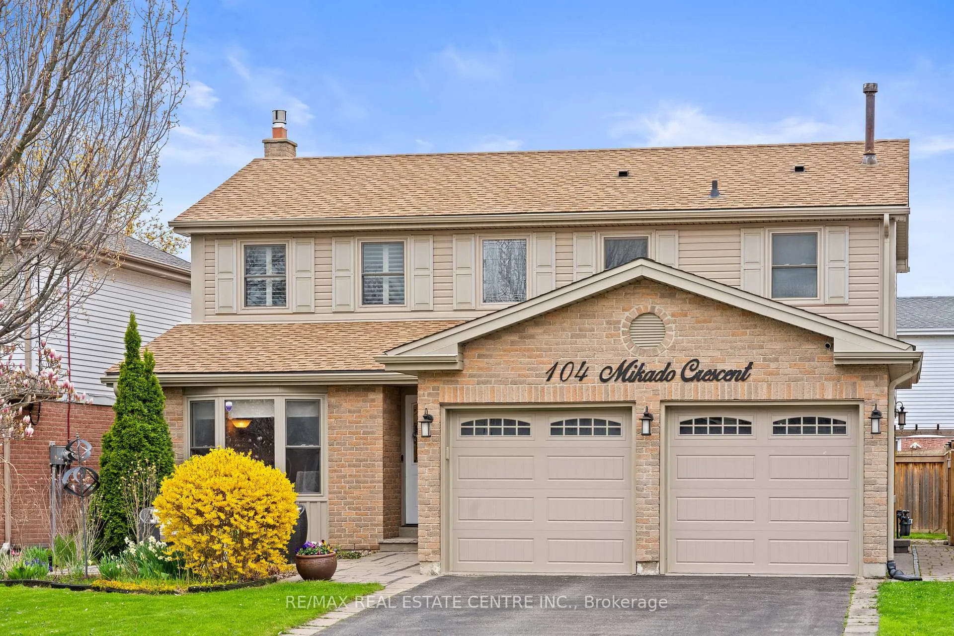 Photo 2 of 104 Mikado Crescent, Brampton, Central Park — HOMEH