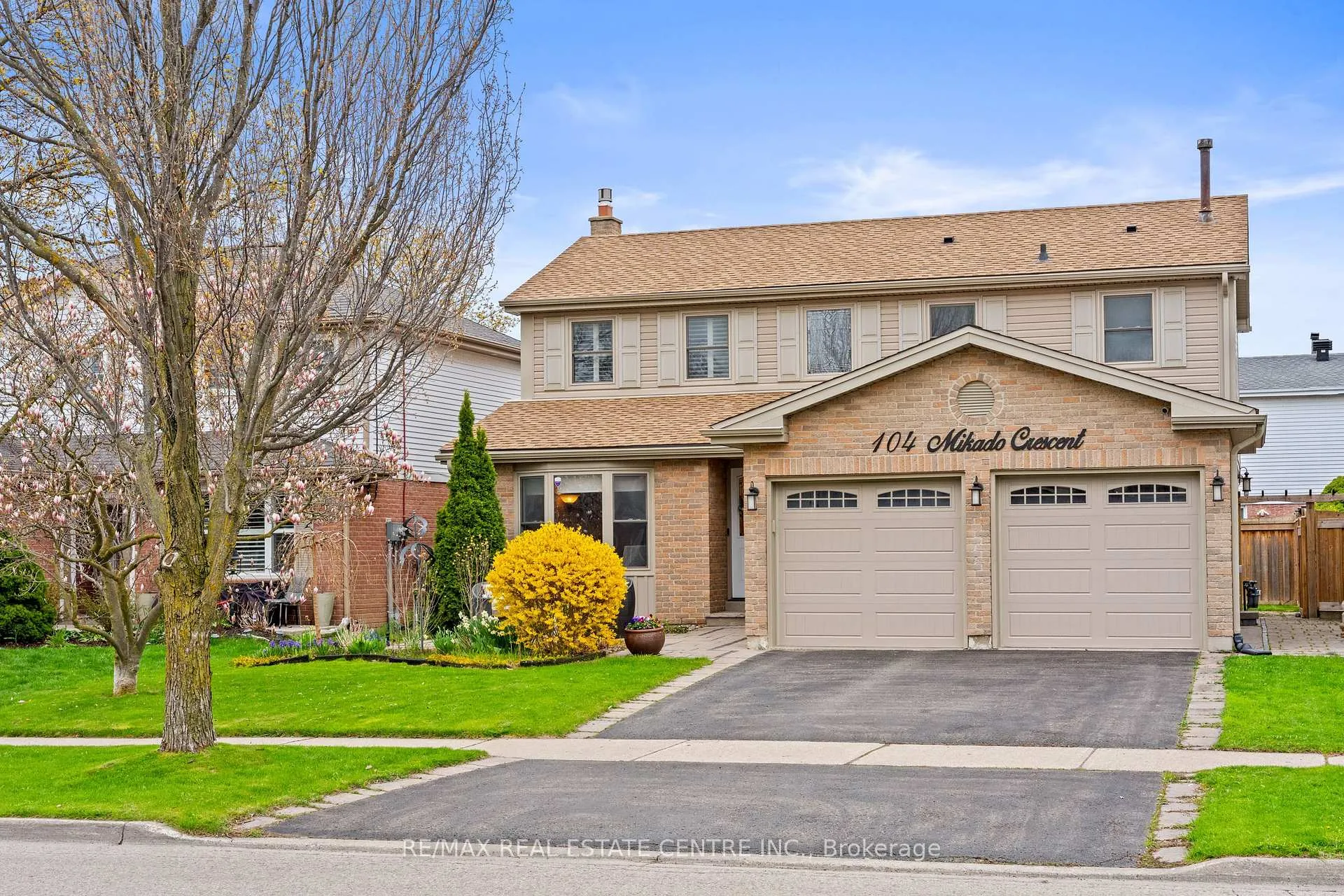 Photo 3 of 104 Mikado Crescent, Brampton, Central Park — HOMEH