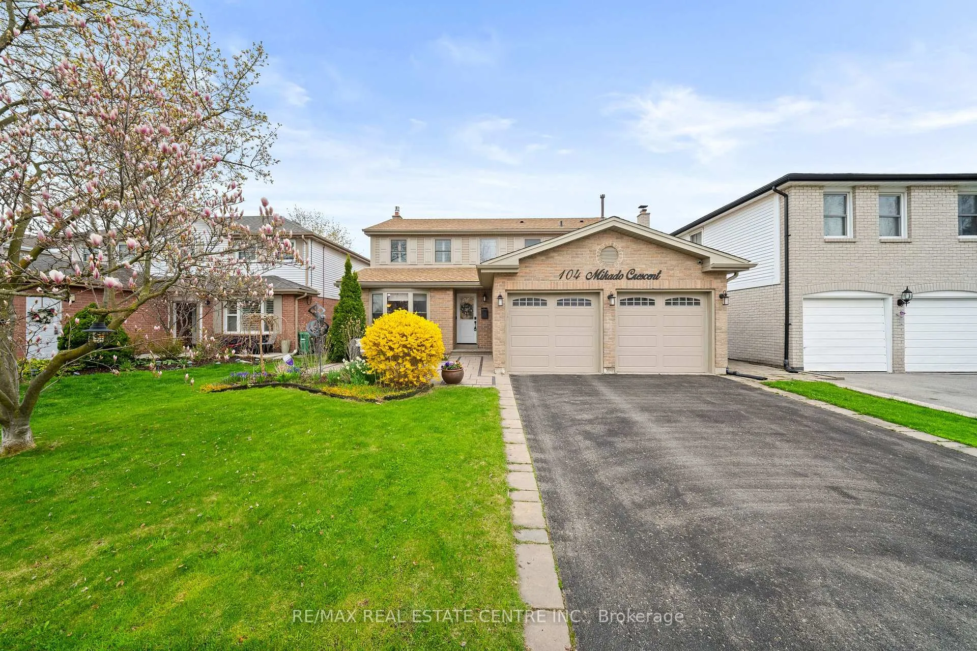 Photo 4 of 104 Mikado Crescent, Brampton, Central Park — HOMEH