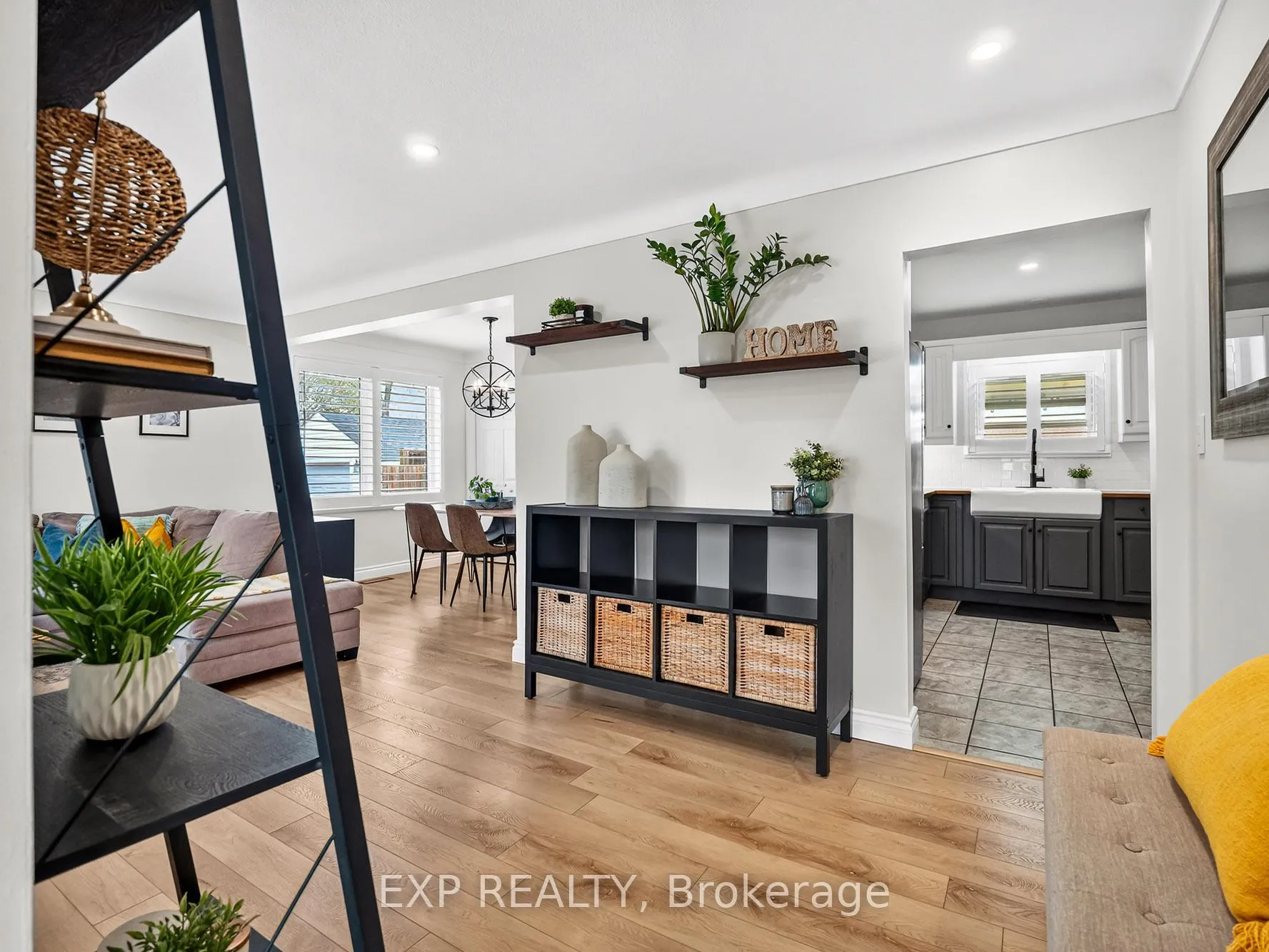 Photo 4 of 5010 David Avenue, Niagara Falls, Cherrywood — HOMEH