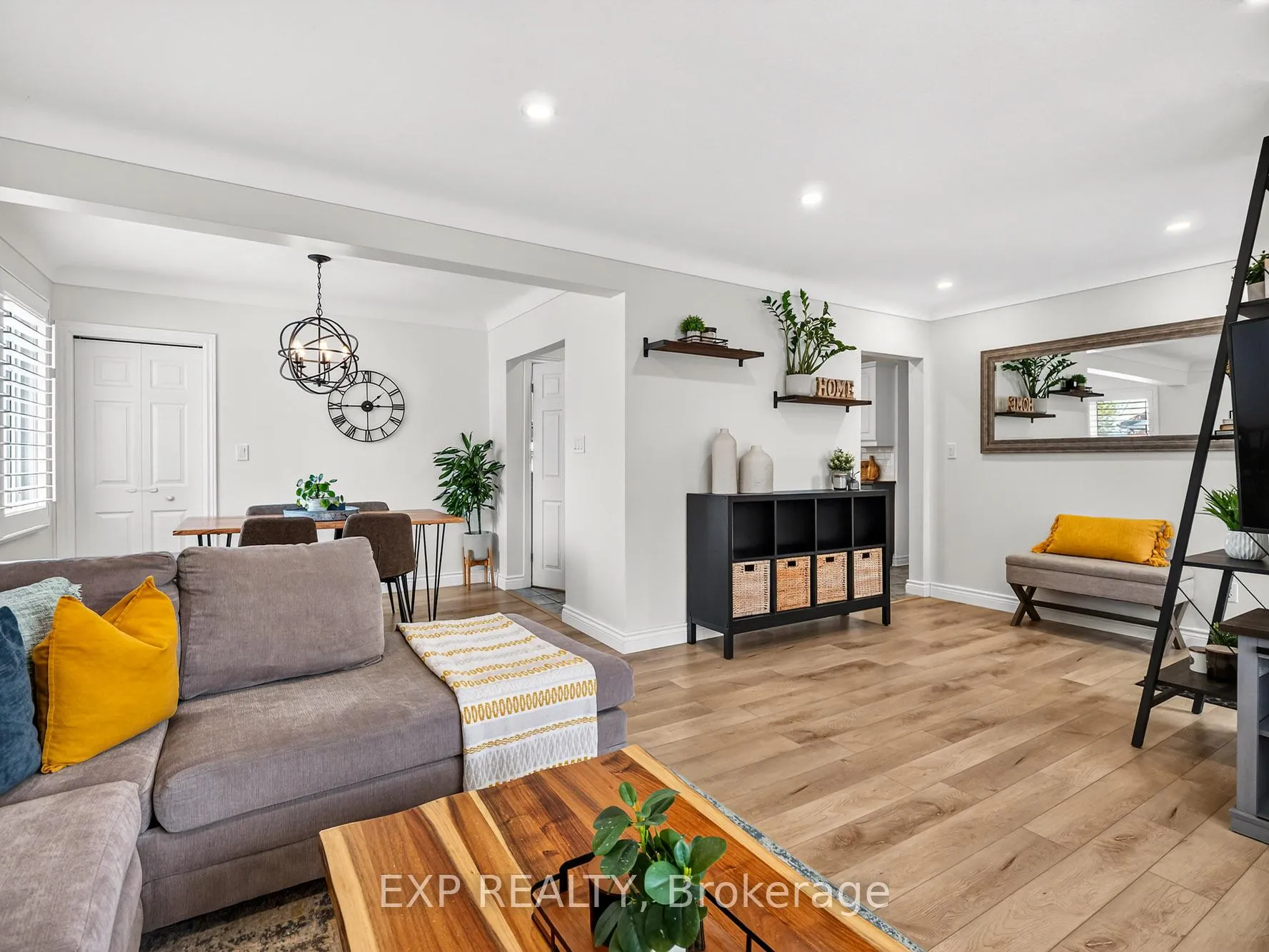 Photo 6 of 5010 David Avenue, Niagara Falls, Cherrywood — HOMEH