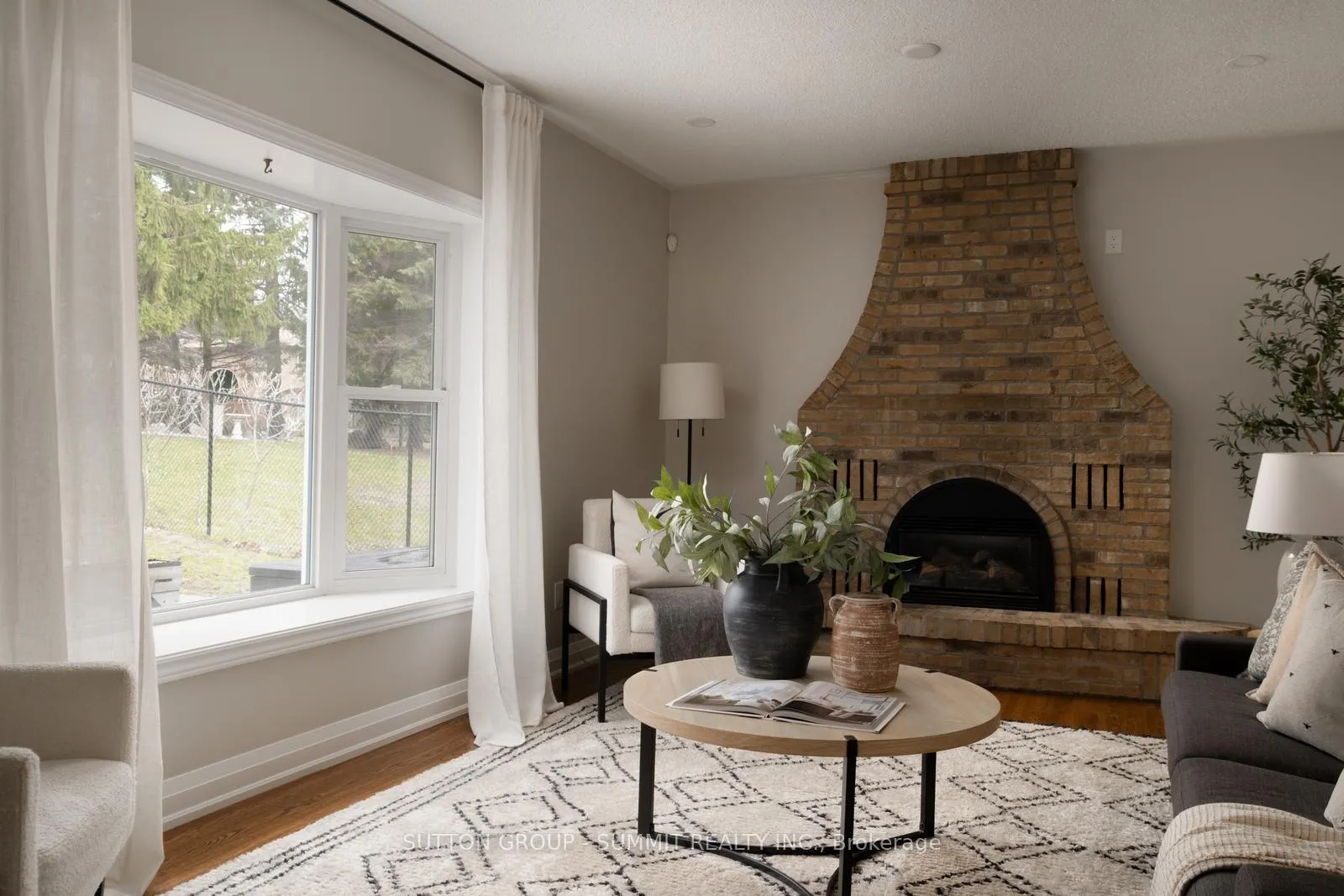 Photo 2 of 27 Millbridge Crescent, Pelham, Fonthill — HOMEH