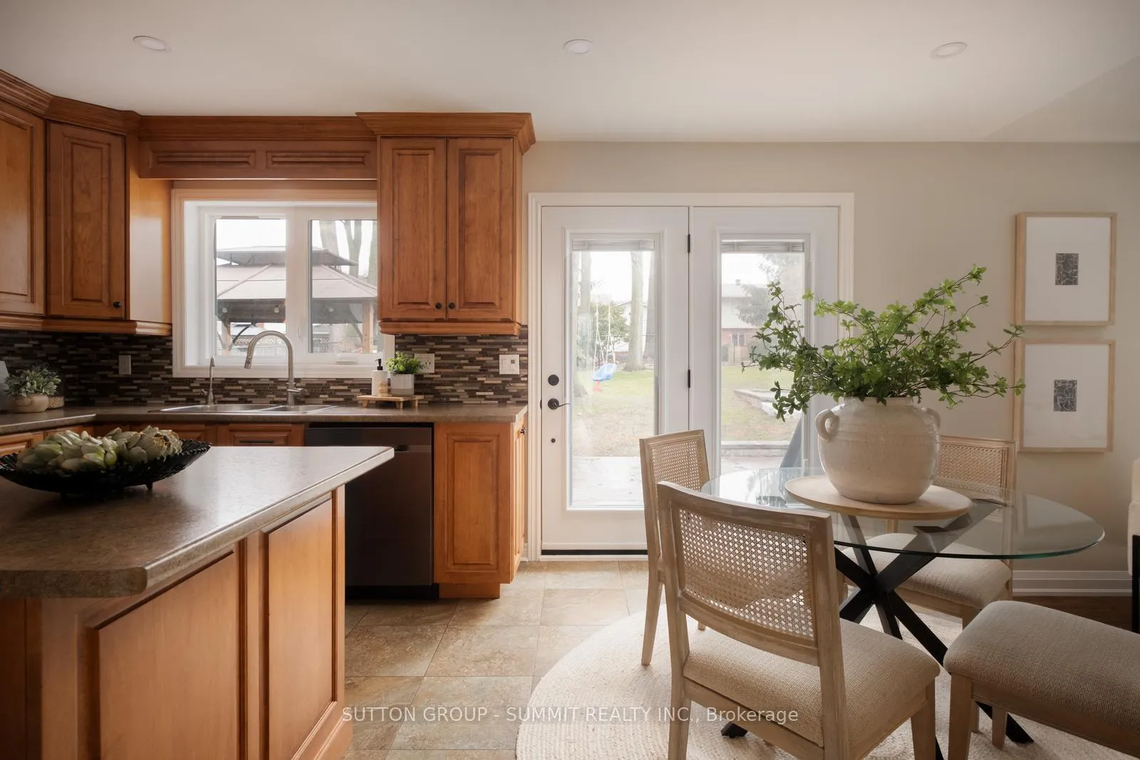 Photo 14 of 27 Millbridge Crescent, Pelham, Fonthill — HOMEH