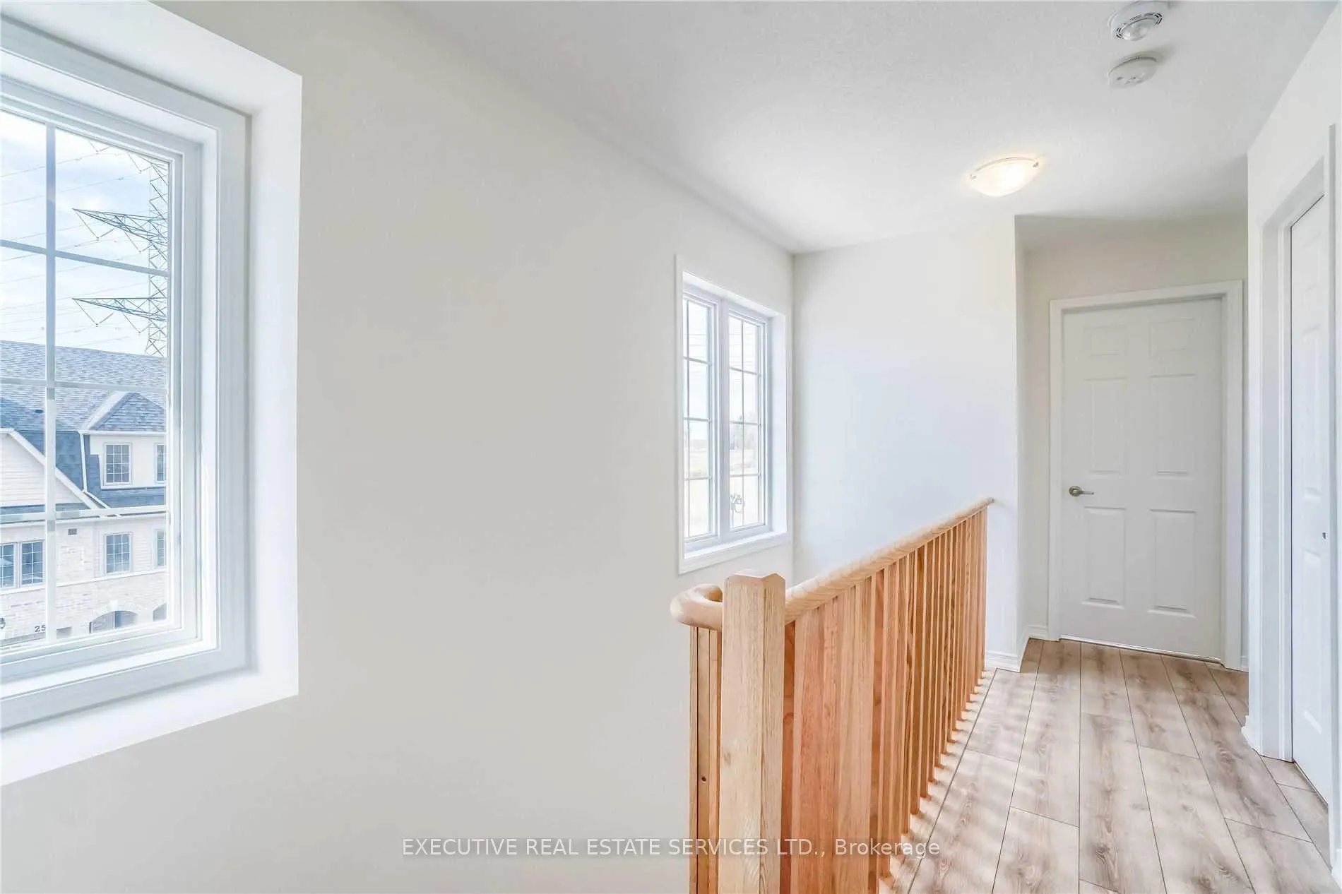 Photo 5 of 245 Royal Northern Path, Oshawa, Windfields — HOMEH