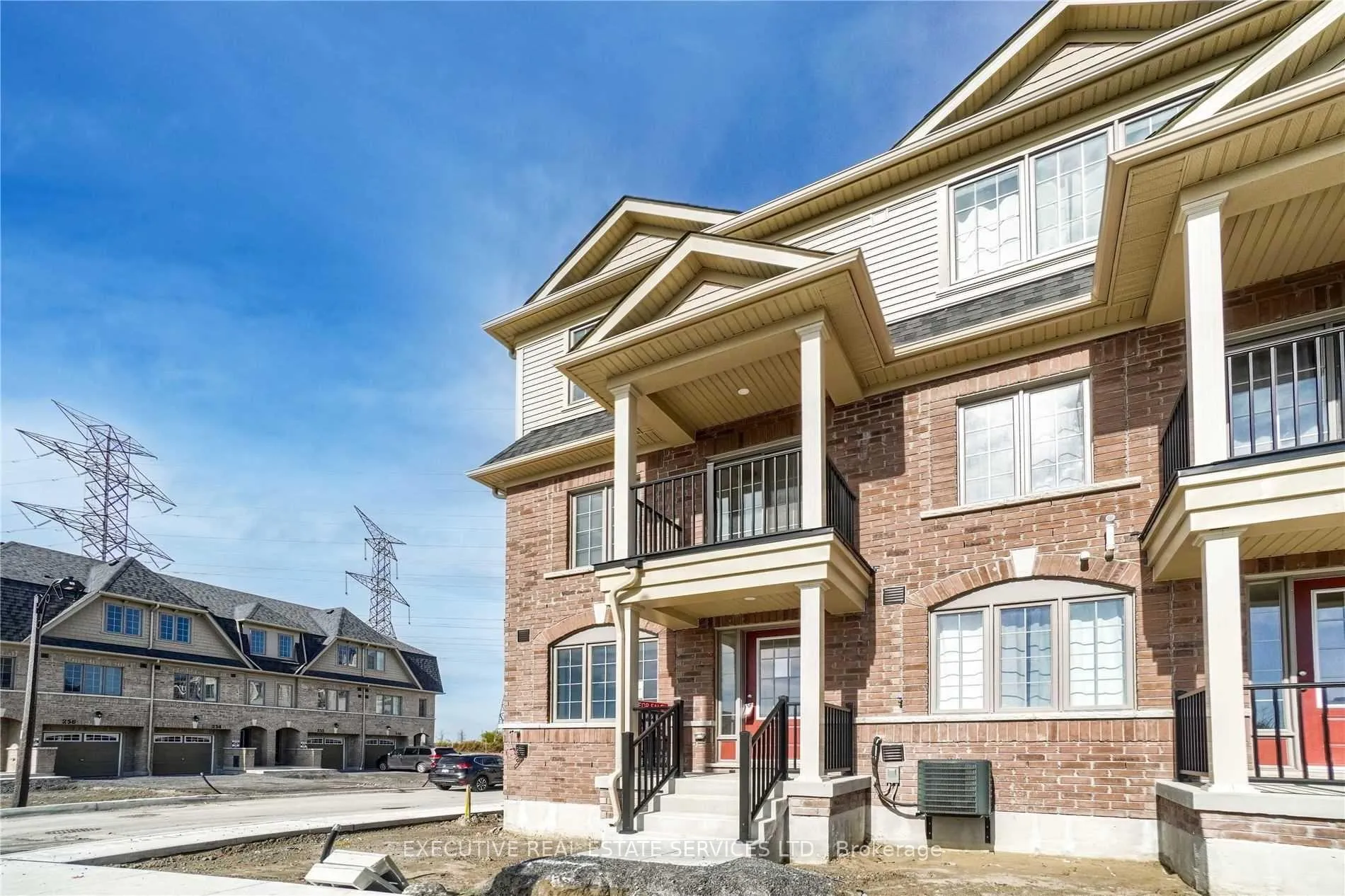 Photo 16 of 245 Royal Northern Path, Oshawa, Windfields — HOMEH