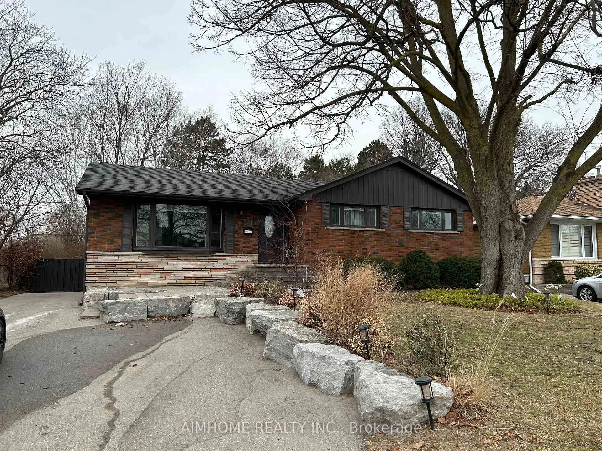 Photo 3 of 2415 Edith Avenue, Burlington, Roseland — HOMEH