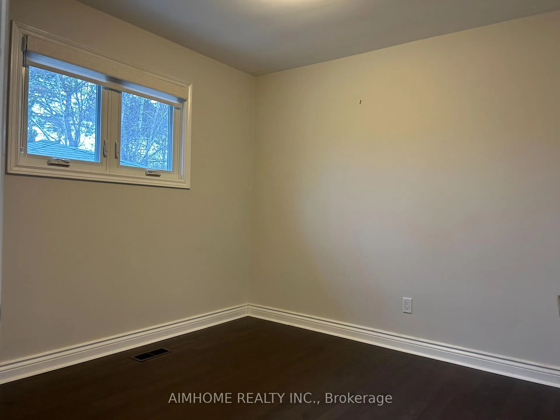 Photo 13 of 2415 Edith Avenue, Burlington, Roseland — HOMEH
