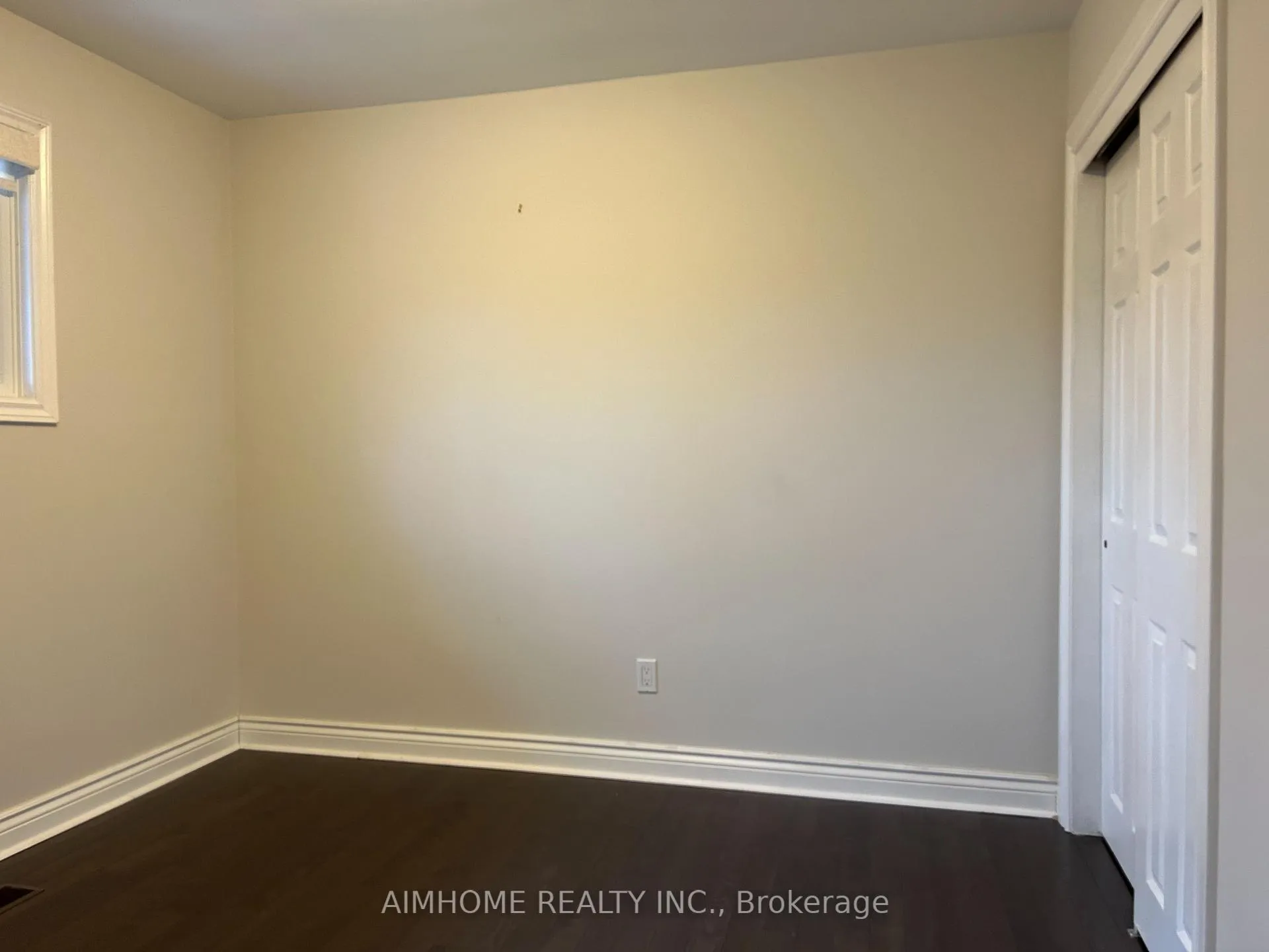 Photo 14 of 2415 Edith Avenue, Burlington, Roseland — HOMEH