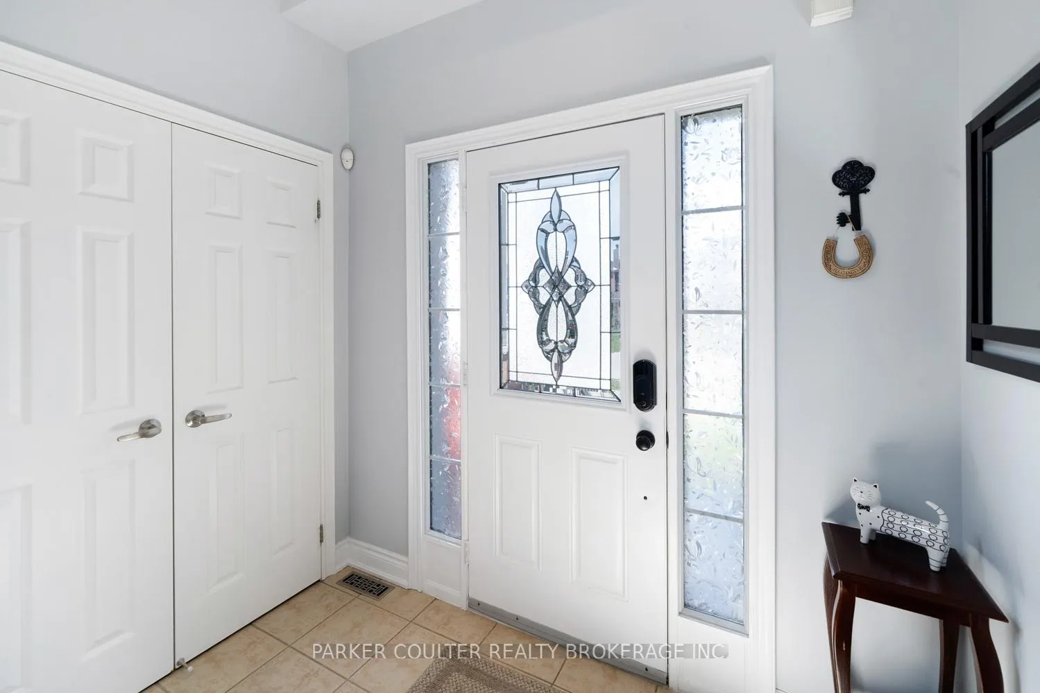 Photo 4 of 117 Winchester Terrace, Barrie, Rural Barrie Southeast — HOMEH
