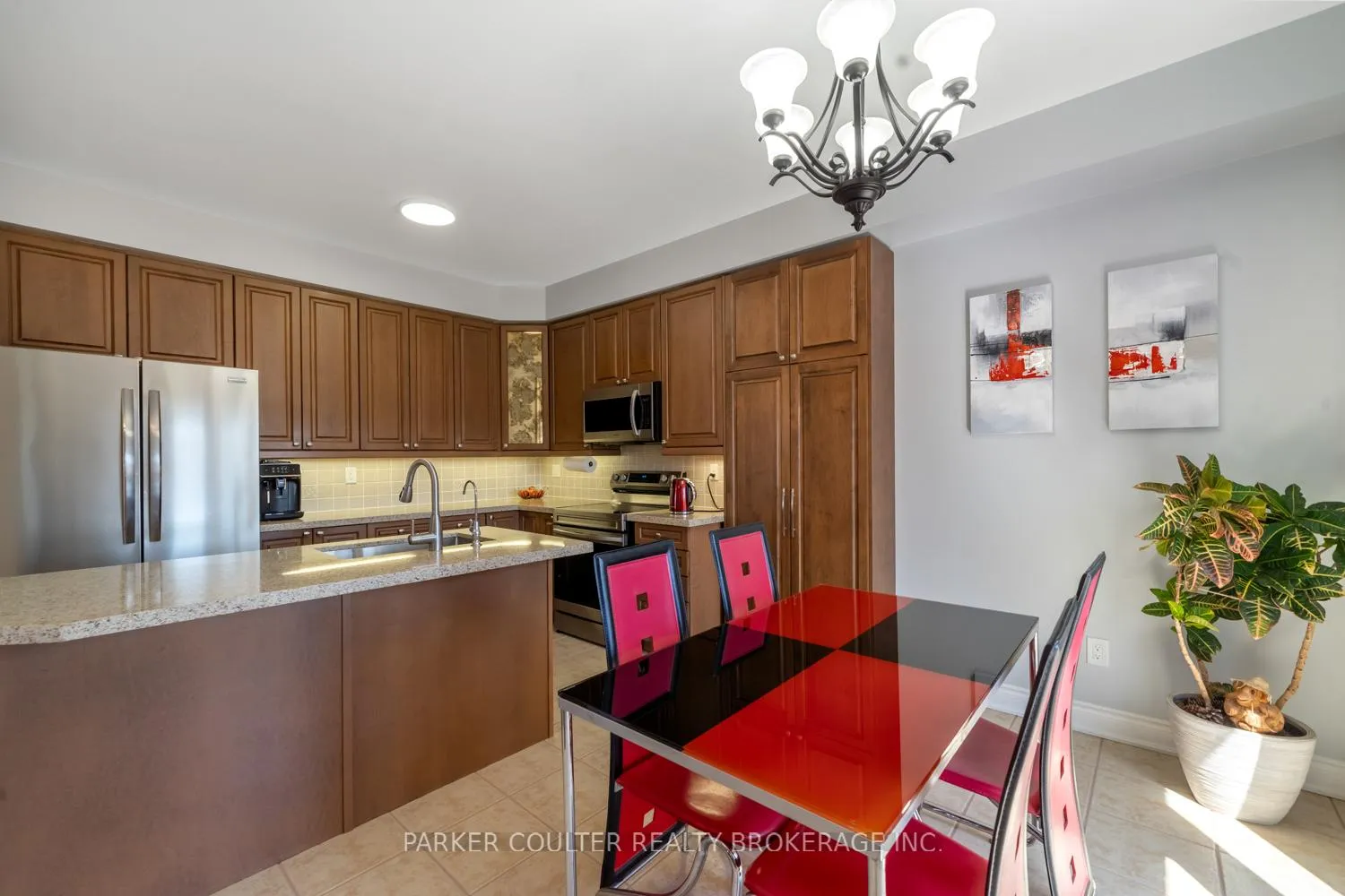 Photo 10 of 117 Winchester Terrace, Barrie, Rural Barrie Southeast — HOMEH